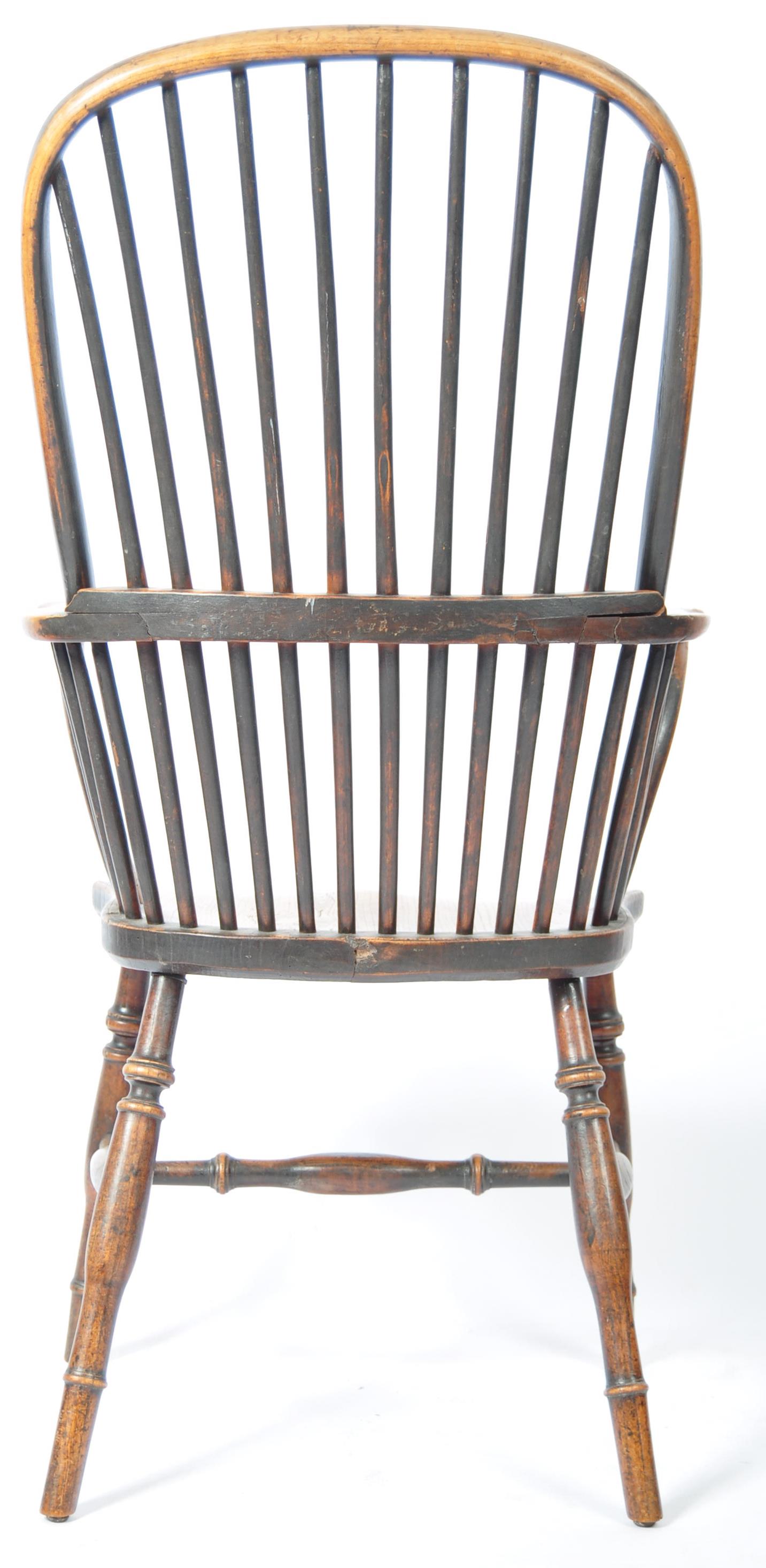 19TH CENTURY ENGLISH ANTIQUE BEECH AND ELM WINDSOR CHAIR - Image 6 of 7