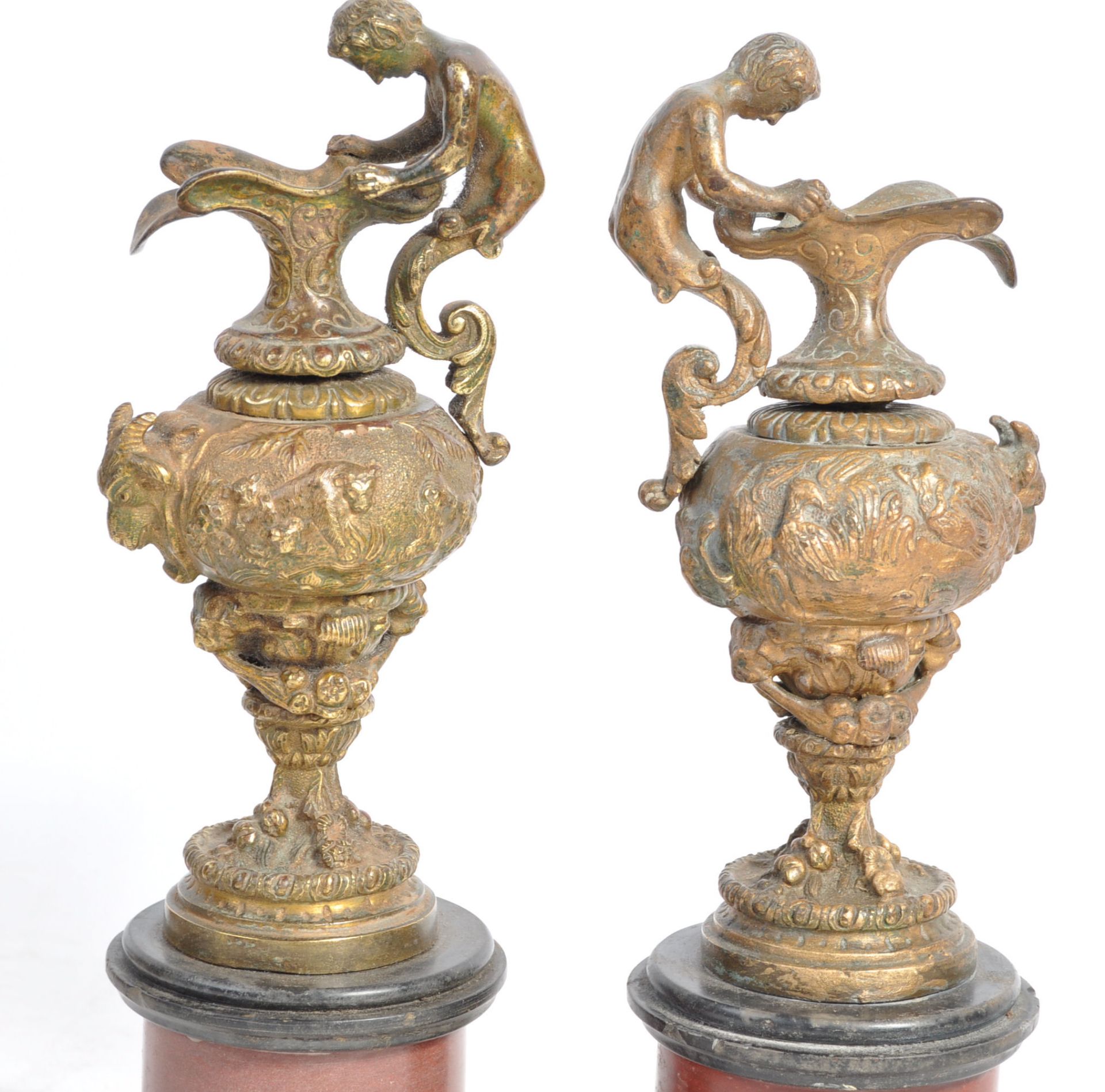 PAIR OF 19TH CENTURY BRONZE AND MARBLE URNS - Bild 4 aus 5