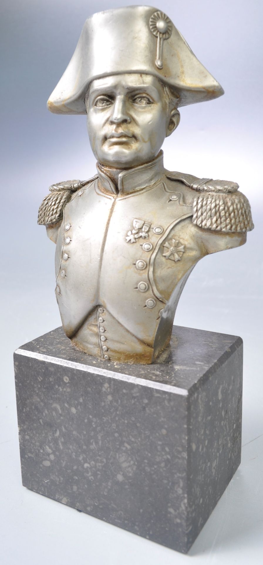 20TH CENTURY FRENCH BUST OF NAPOLEON BONAPARTE - Bild 2 aus 5