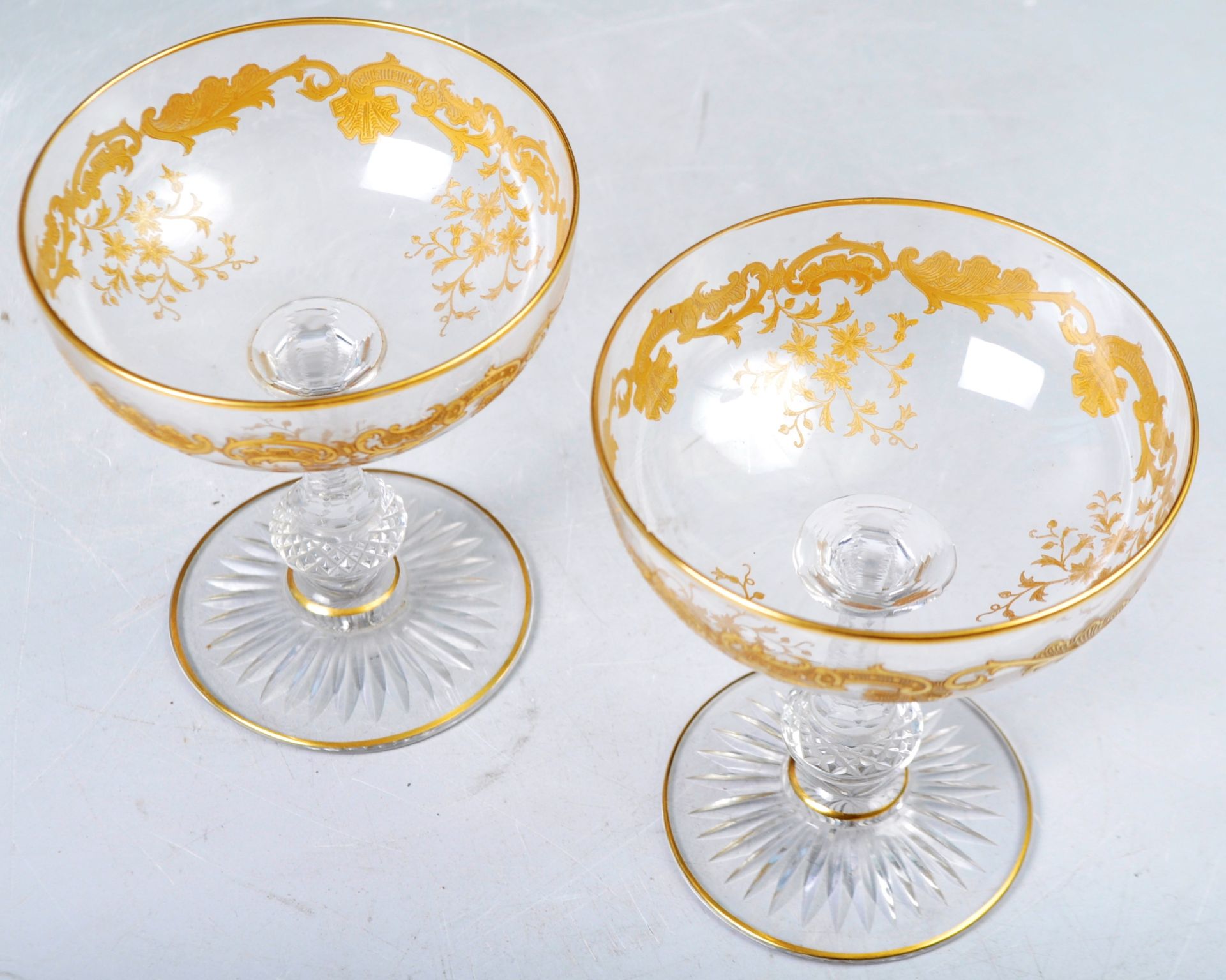 PAR OF BACARAT MANNER GILDED CHAMPAGNE GLASSES - Bild 5 aus 5