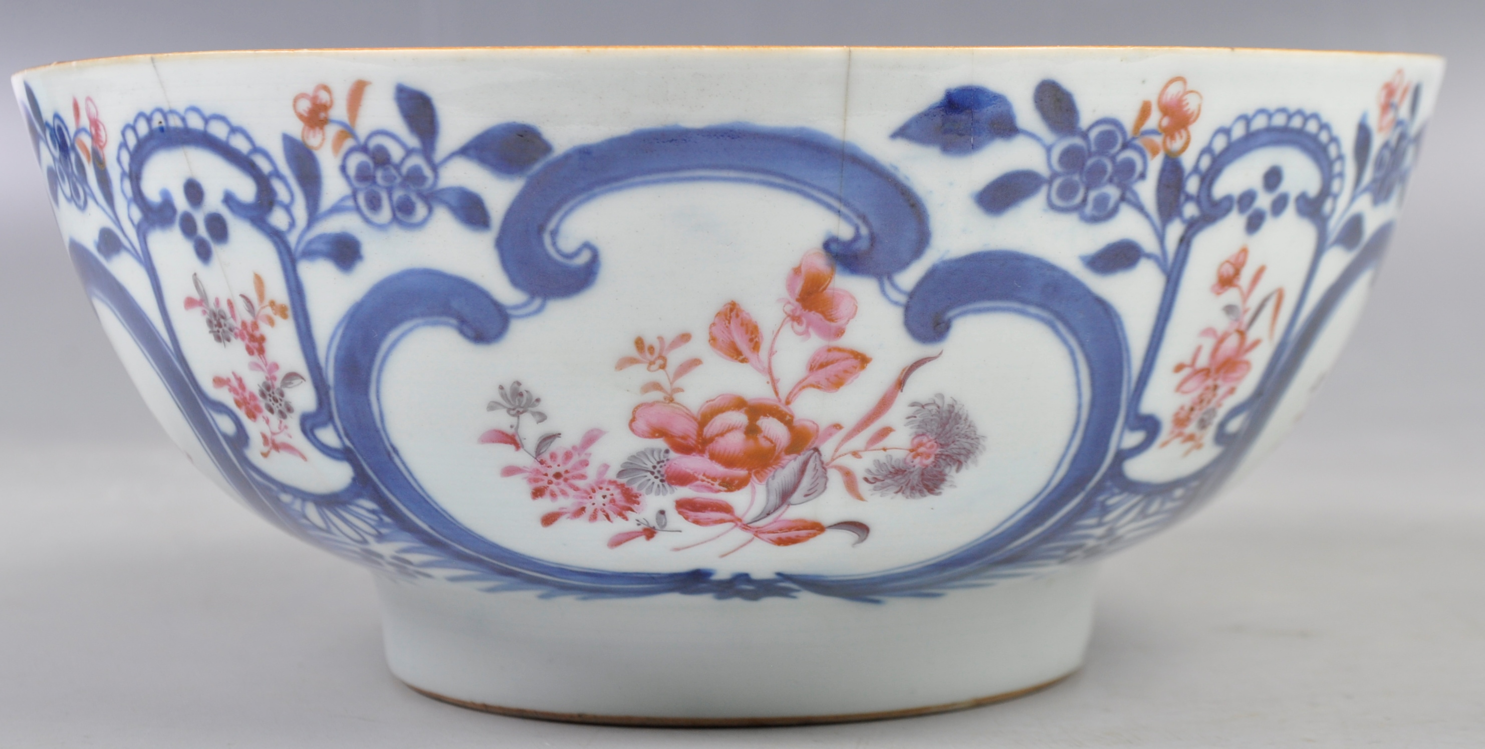 18H CENTURY CHINESE QIANLONG PORCELAIN BOWL