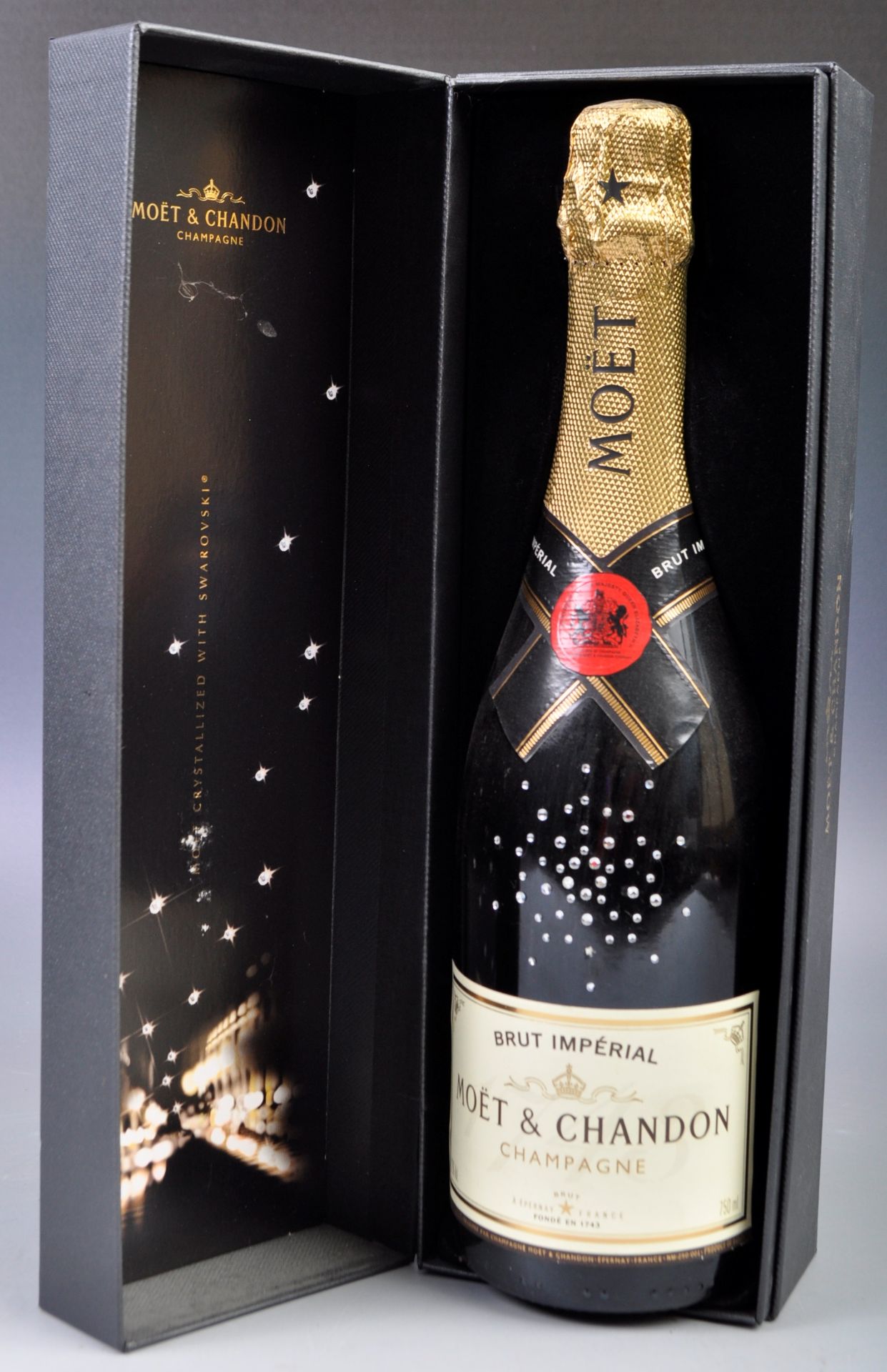 MOET & CHANDON BOTTLE OF CHAMPAGNE ENCRUSTED WITH SWAROVSKI CRYSTAL