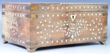 19TH CENTURY INDIAN ANTIQUE SANDAL WOOD IVORY BOX