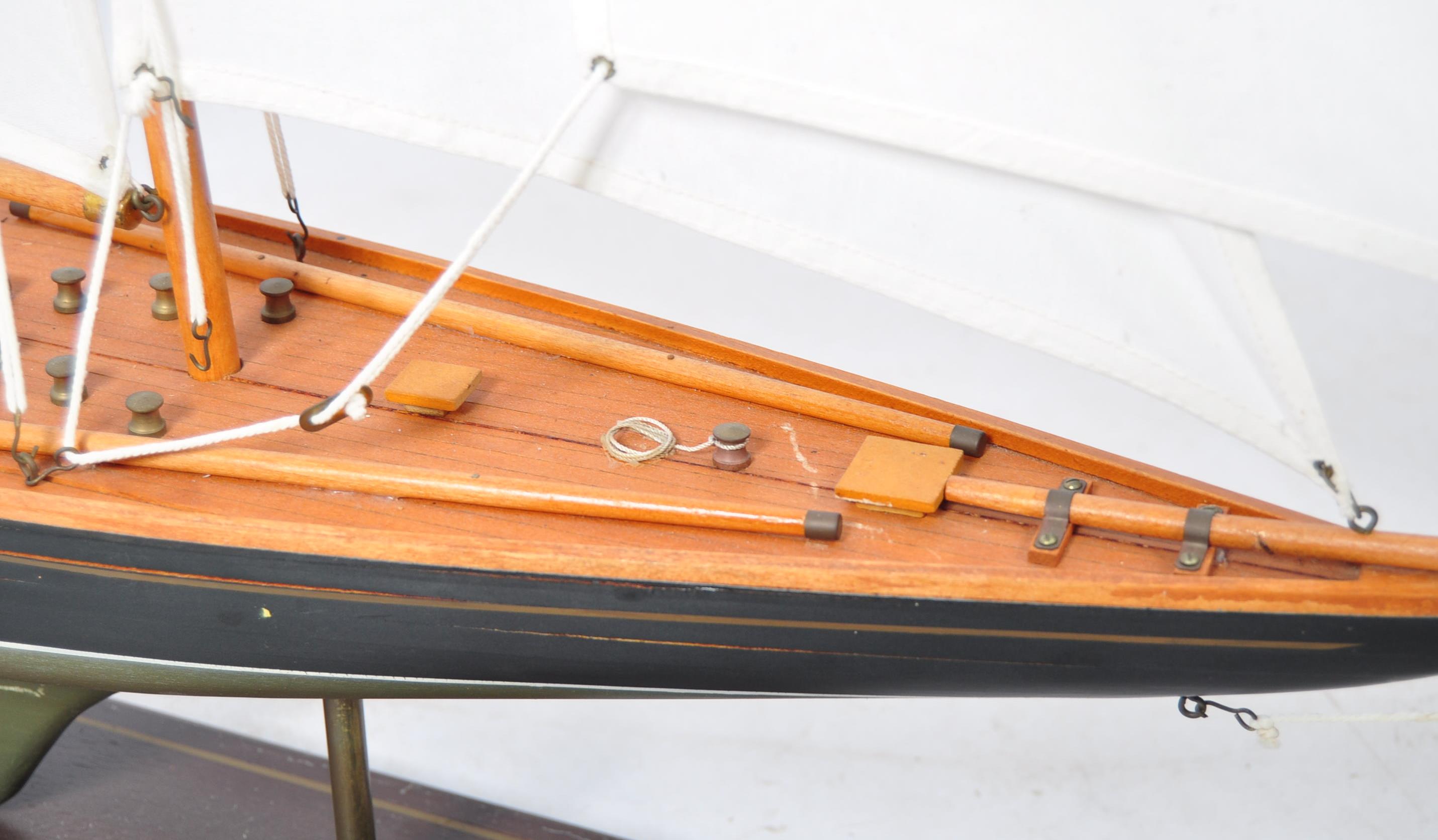 STUNNING MUSEUM QUALITY SCRATCH BUILT MODEL BOAT - Image 6 of 6