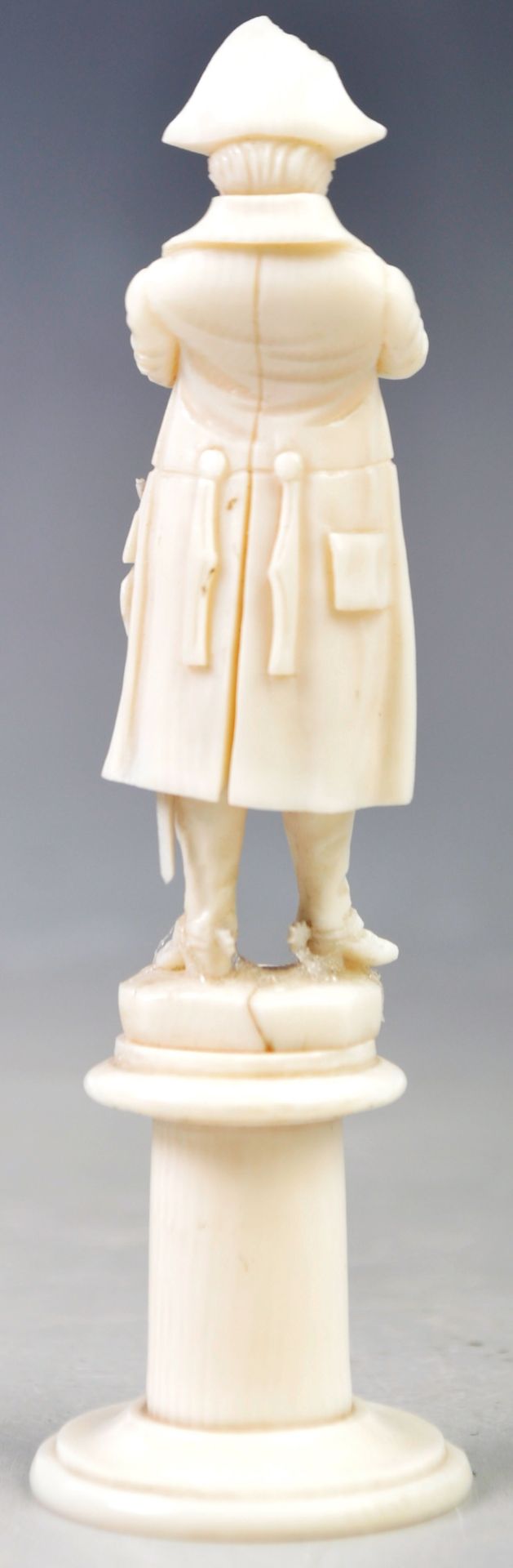 19TH CENTURY FRENCH ANTIQYE DIEPPE IVORY NAPOLEON FIGURE - Bild 2 aus 3