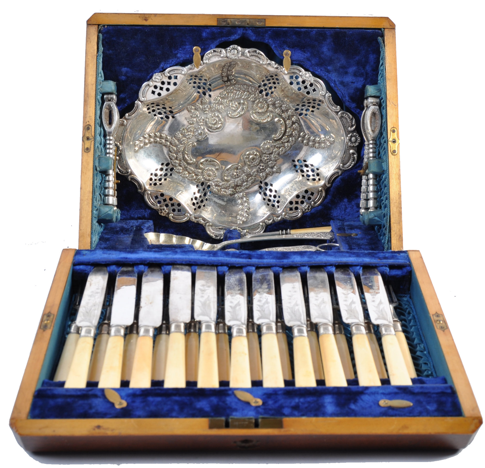 VICTORIAN CASED SET OF SILVER PLATED FLATWARE - Image 2 of 12