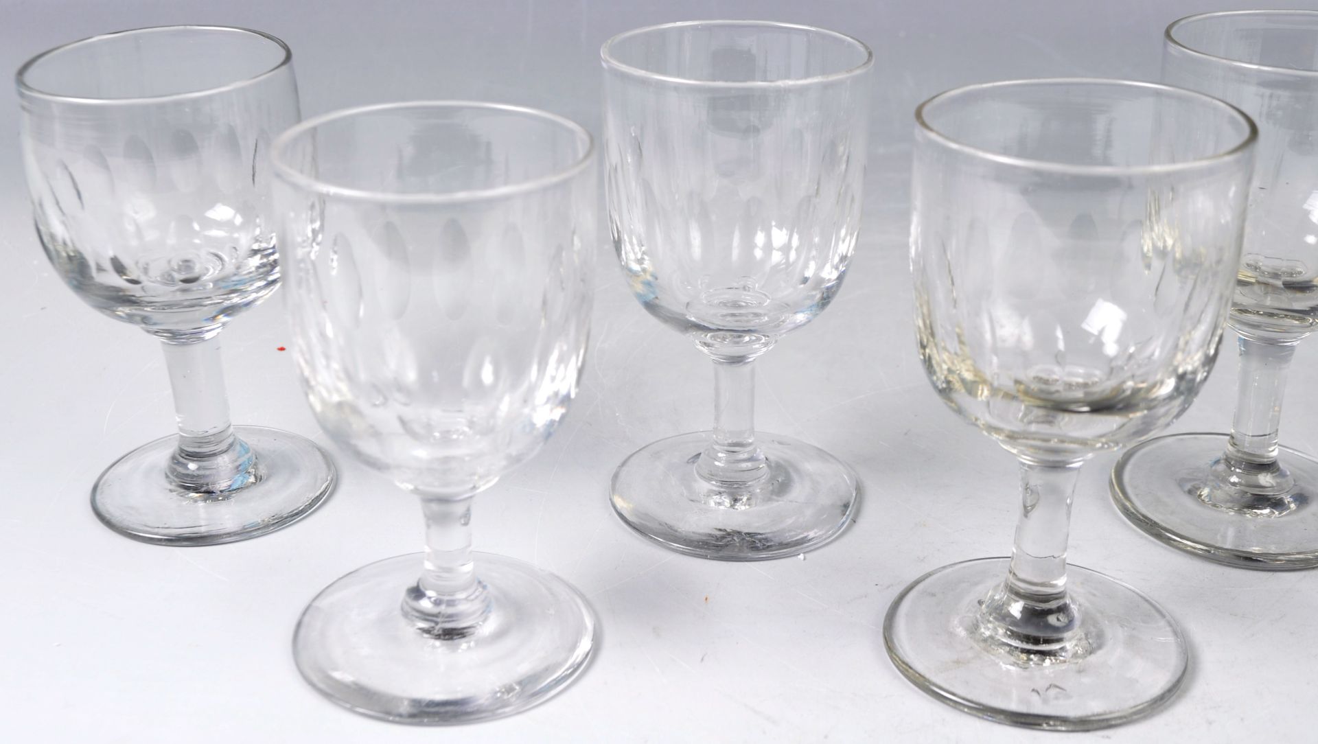 SET OF EIGHT VICTORIAN GLASS TAVERN WINE GLASSES - Bild 2 aus 5