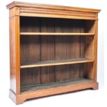 19TH CENTURY ENGLISH ANTIQUE WALNUT BOOKCASE