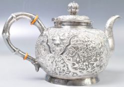 RARE 19TH CENTURY CHINESE SILVER TEAPOT WITH WARRIOR SCENES