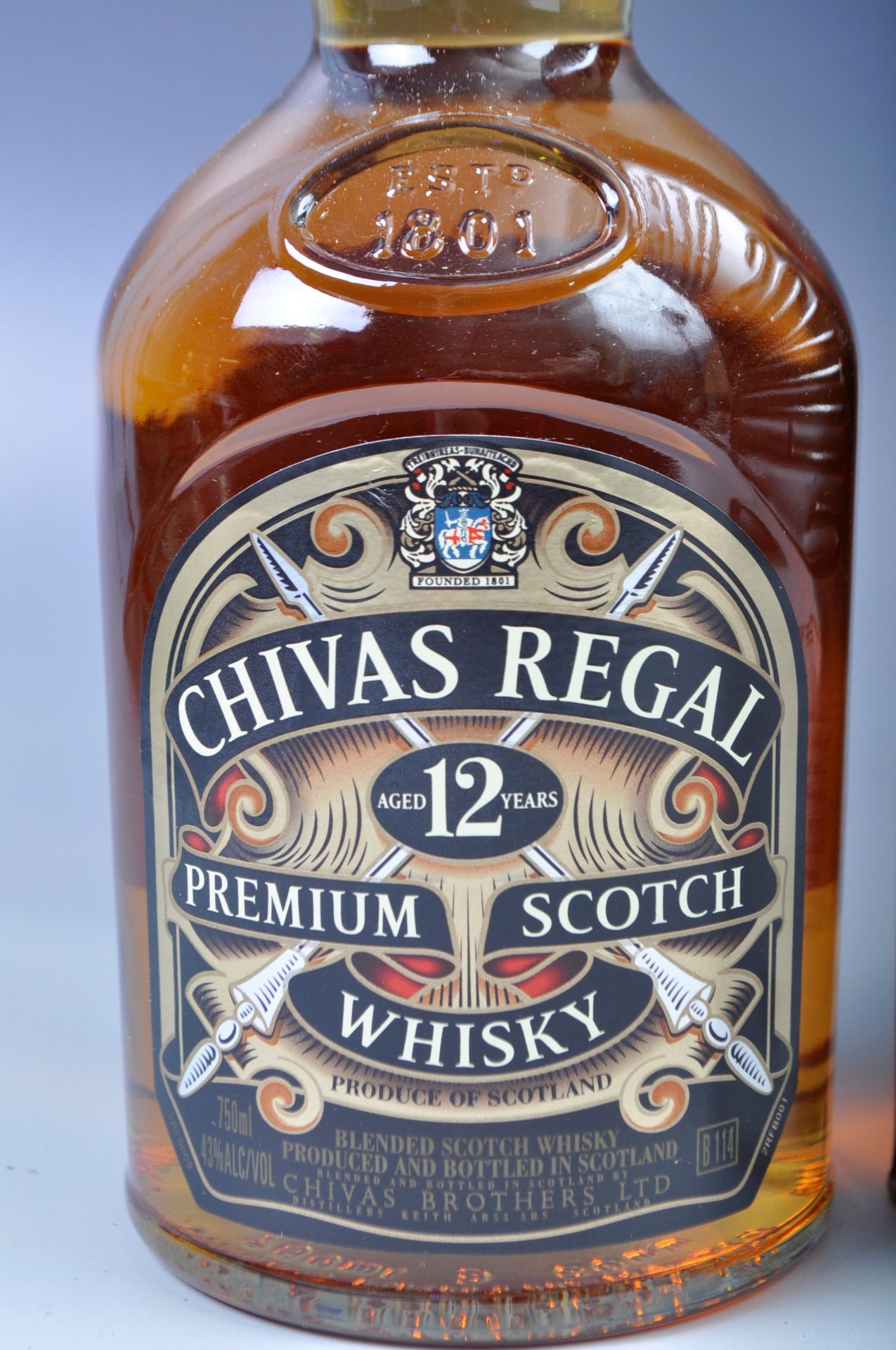 TWO RARE BOTTLES OF CHIVAS REGAL BLENDED SCOTCH WHISKY - Bild 2 aus 4