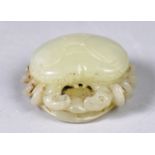 19TH CENTURY CHINESE ANTIQUE HAND CARVED JADE CRAB PENDANT