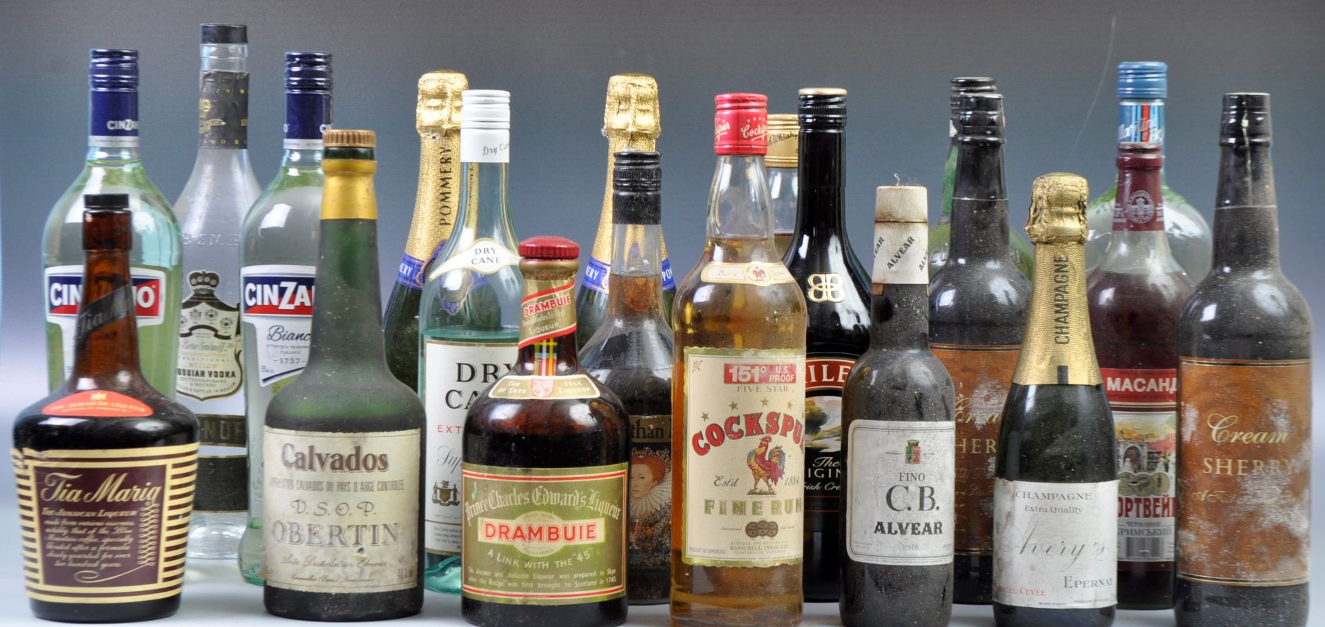 COLLECTION OF ASSORTED ALCOHOL INCLUDING SCOTCH WHISKY