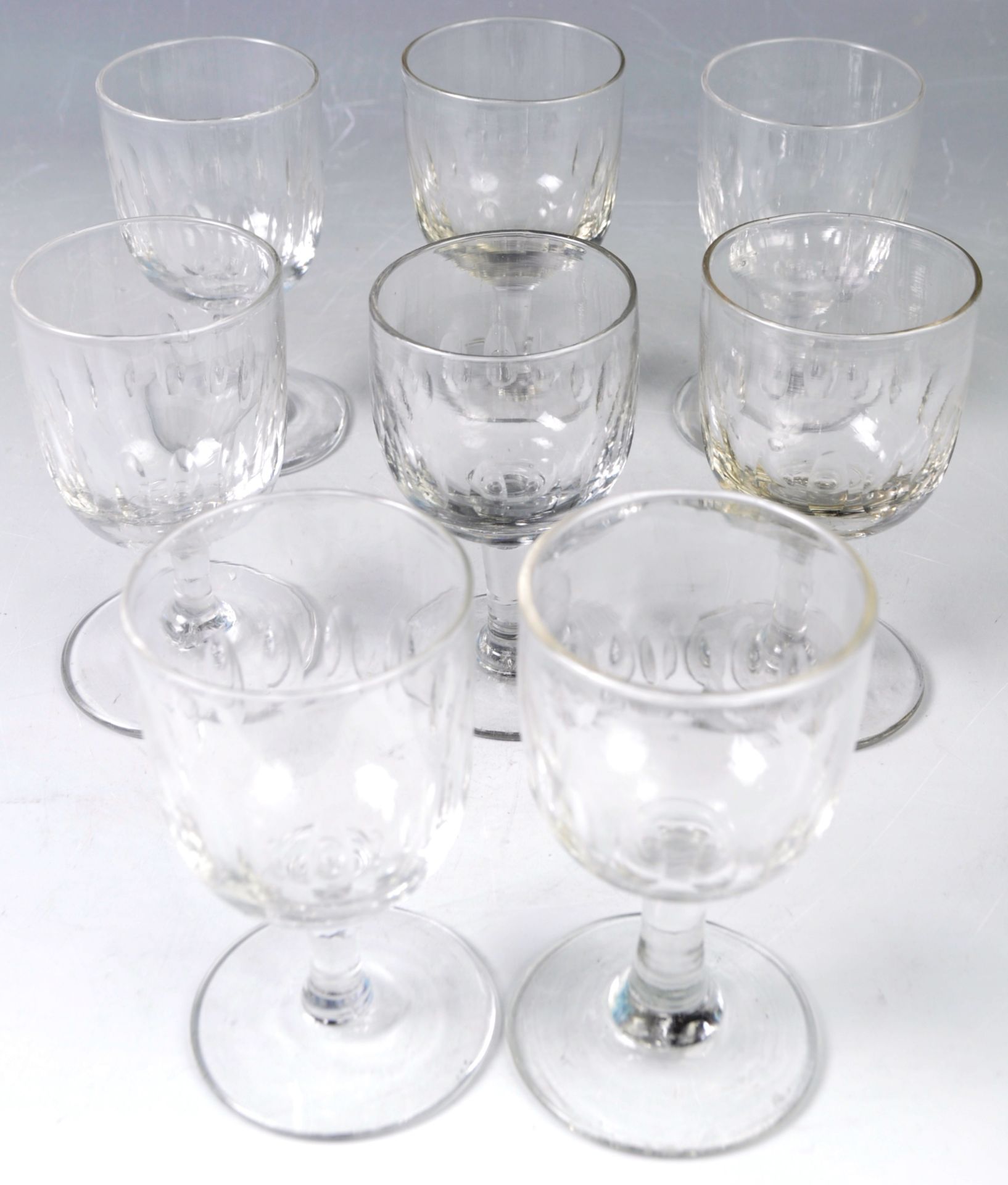 SET OF EIGHT VICTORIAN GLASS TAVERN WINE GLASSES - Bild 4 aus 5