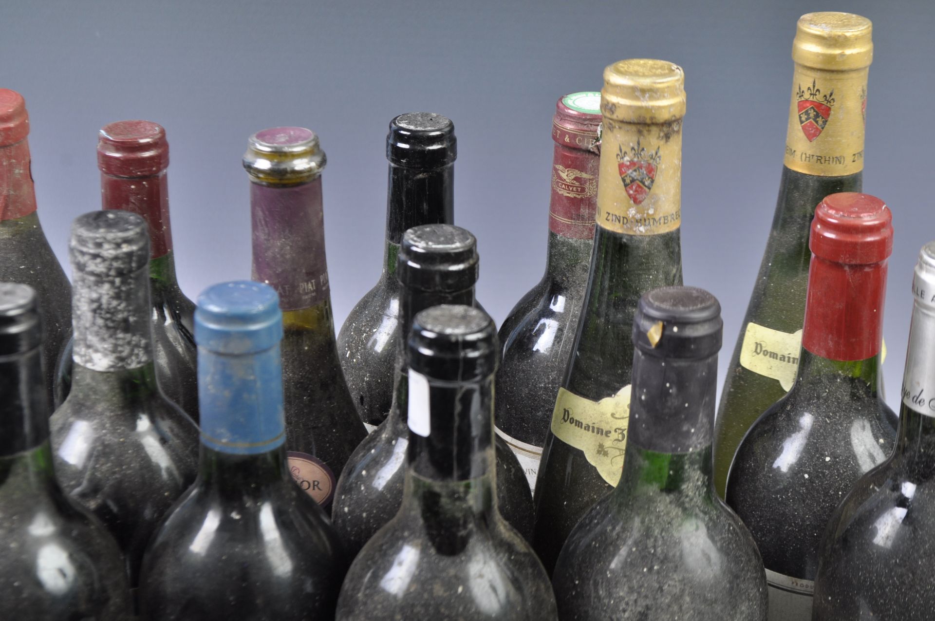 COLLECTION OF ASSORTED FRENCH BOTTLES OF WINE - Bild 5 aus 5