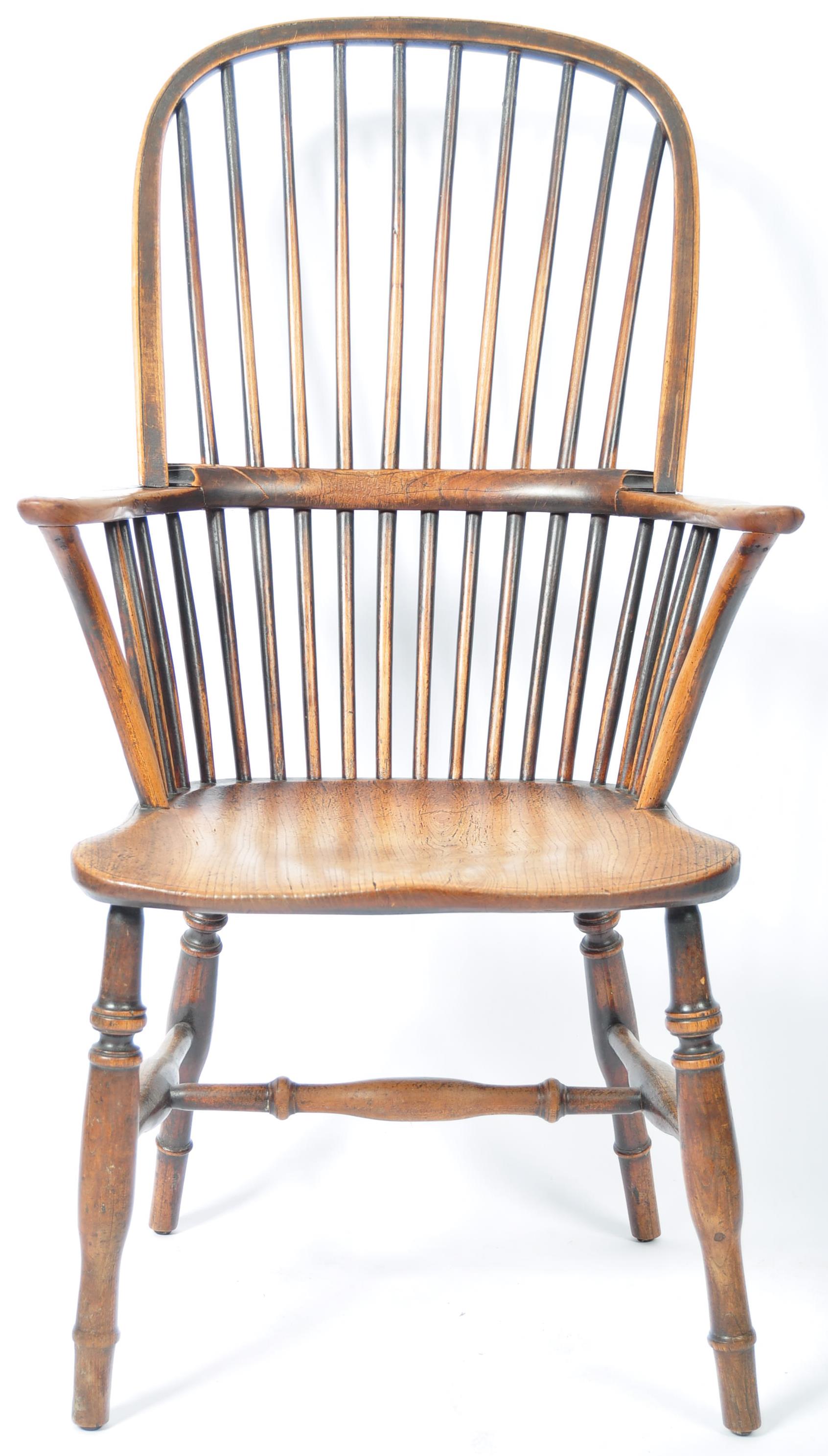19TH CENTURY ENGLISH ANTIQUE BEECH AND ELM WINDSOR CHAIR - Image 4 of 7