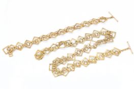 A Hallmarked 9ct Gold Necklace & Bracelet Suite