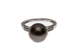 9ct White Gold Tahitian Pearl & Diamond Ring