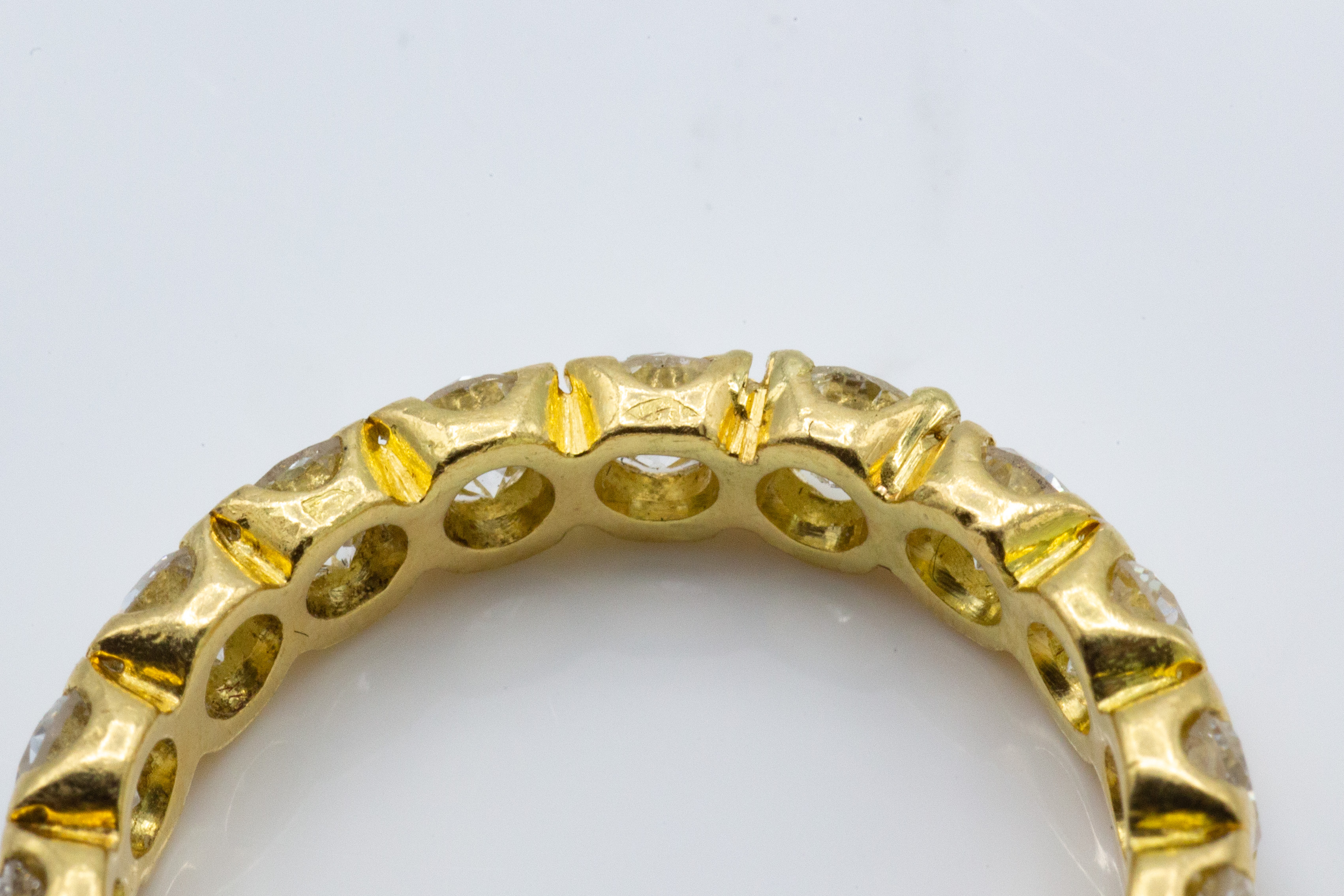 A French 18ct Gold & Diamond Eternity Ring - Image 3 of 4
