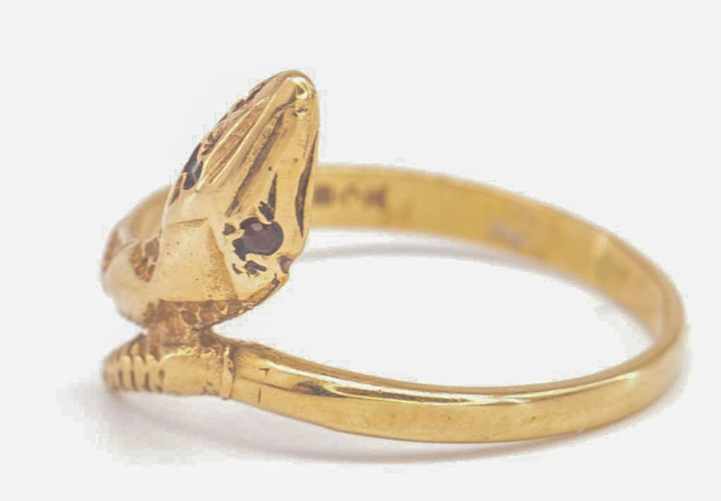 A 9ct Gold Snake Ring - Image 2 of 4