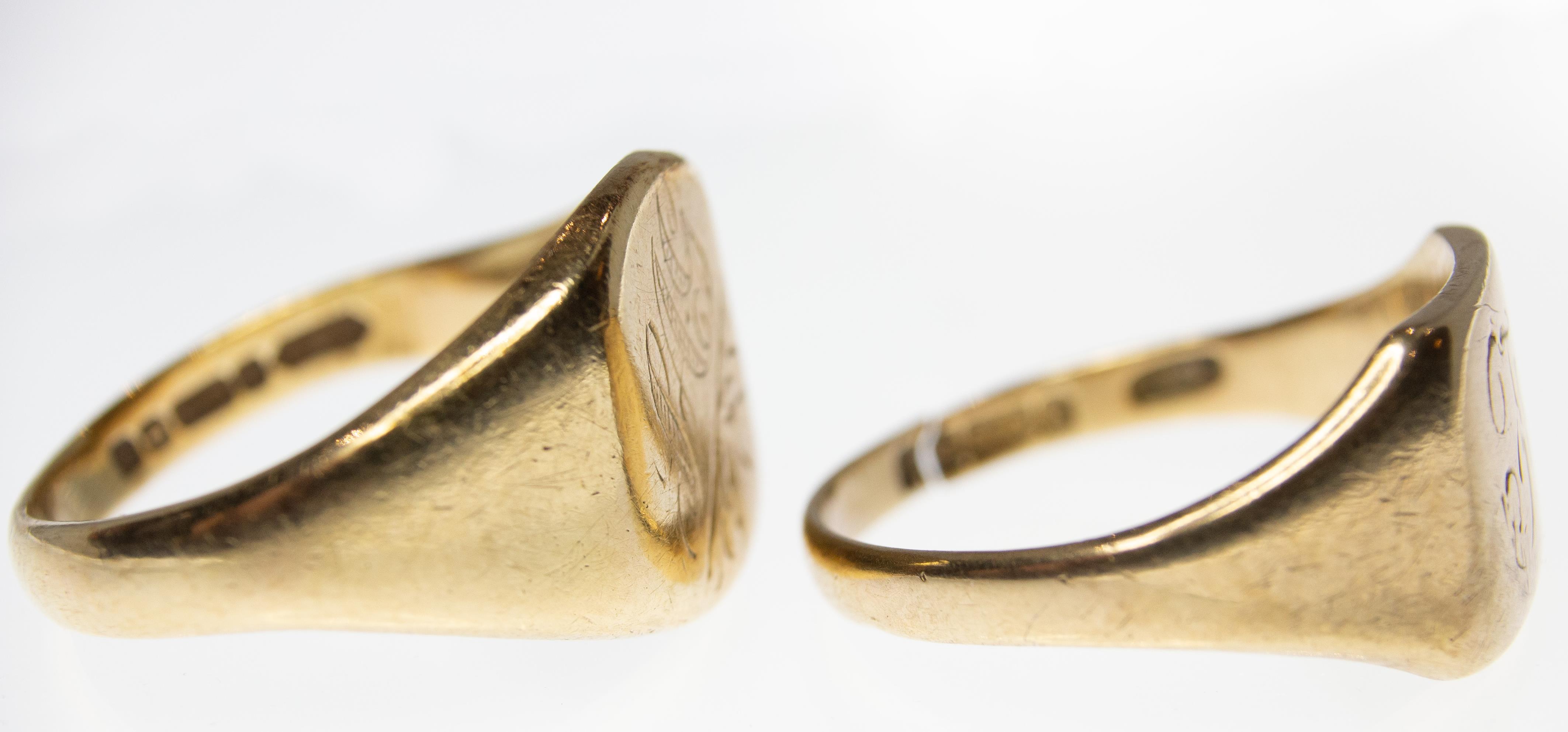 Two 9ct Gold Signet Rings - Image 2 of 5