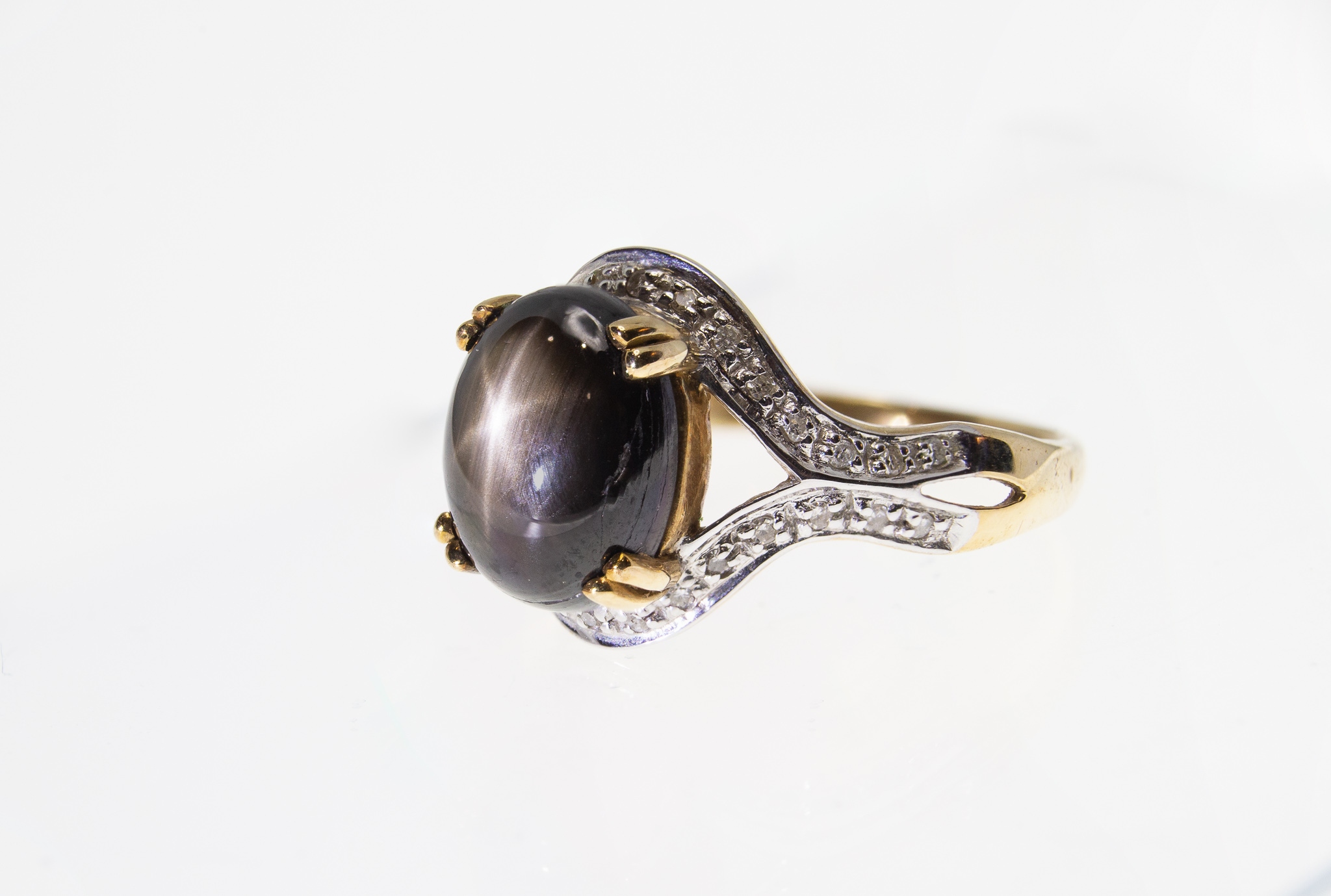 9ct Gold Black Star Sapphire & Diamond Ring - Image 5 of 8