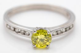 Hallmarked 18ct White Gold & Yellow Diamond Ring