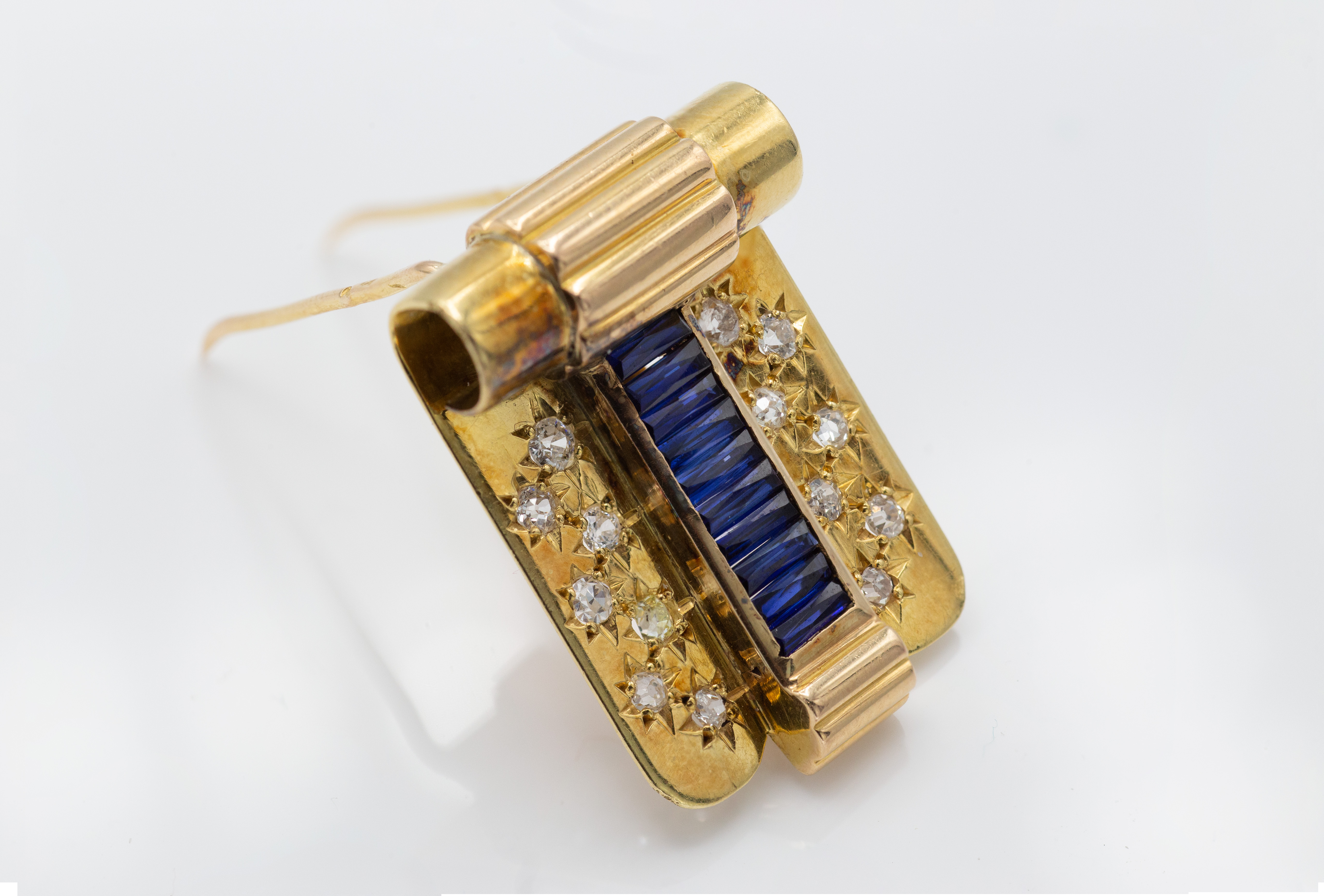 An Art Deco 18ct Gold French Sapphire & Diamond Dress Clip - Image 4 of 14