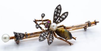 A 19th Century French 18ct Gold Diamond & Pearl Bee Brooch Pin