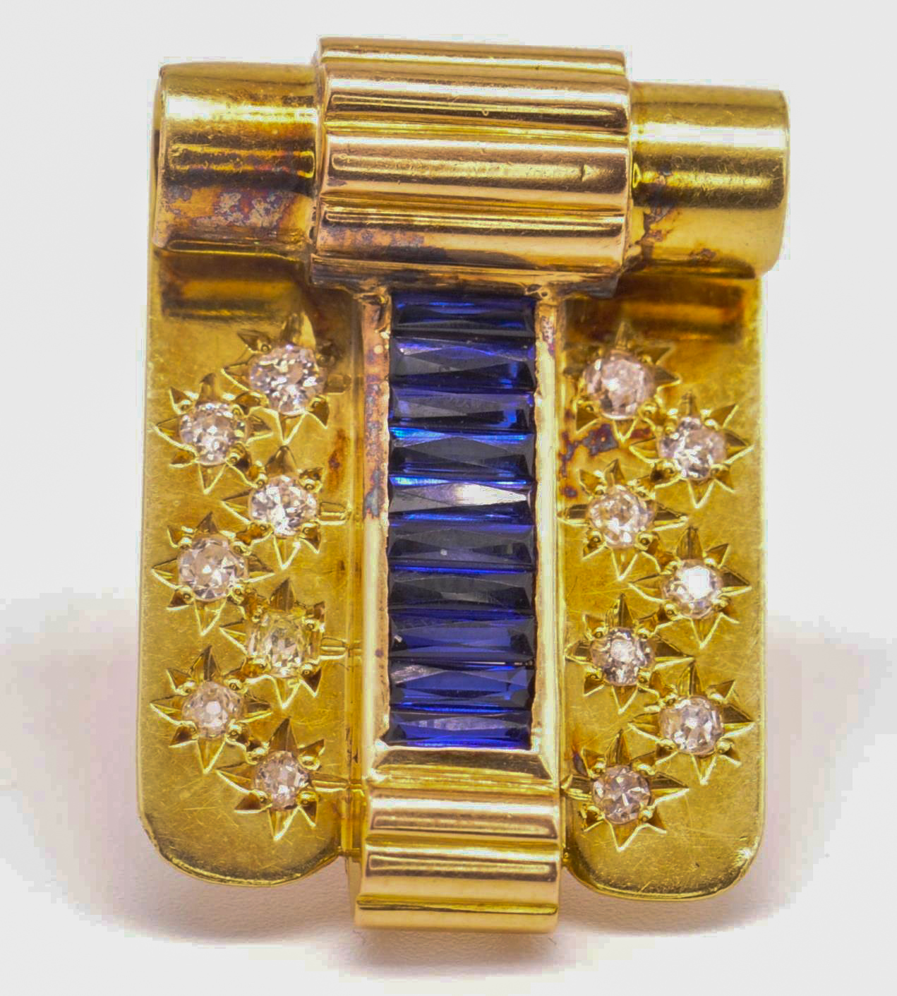 An Art Deco 18ct Gold French Sapphire & Diamond Dress Clip - Image 13 of 14