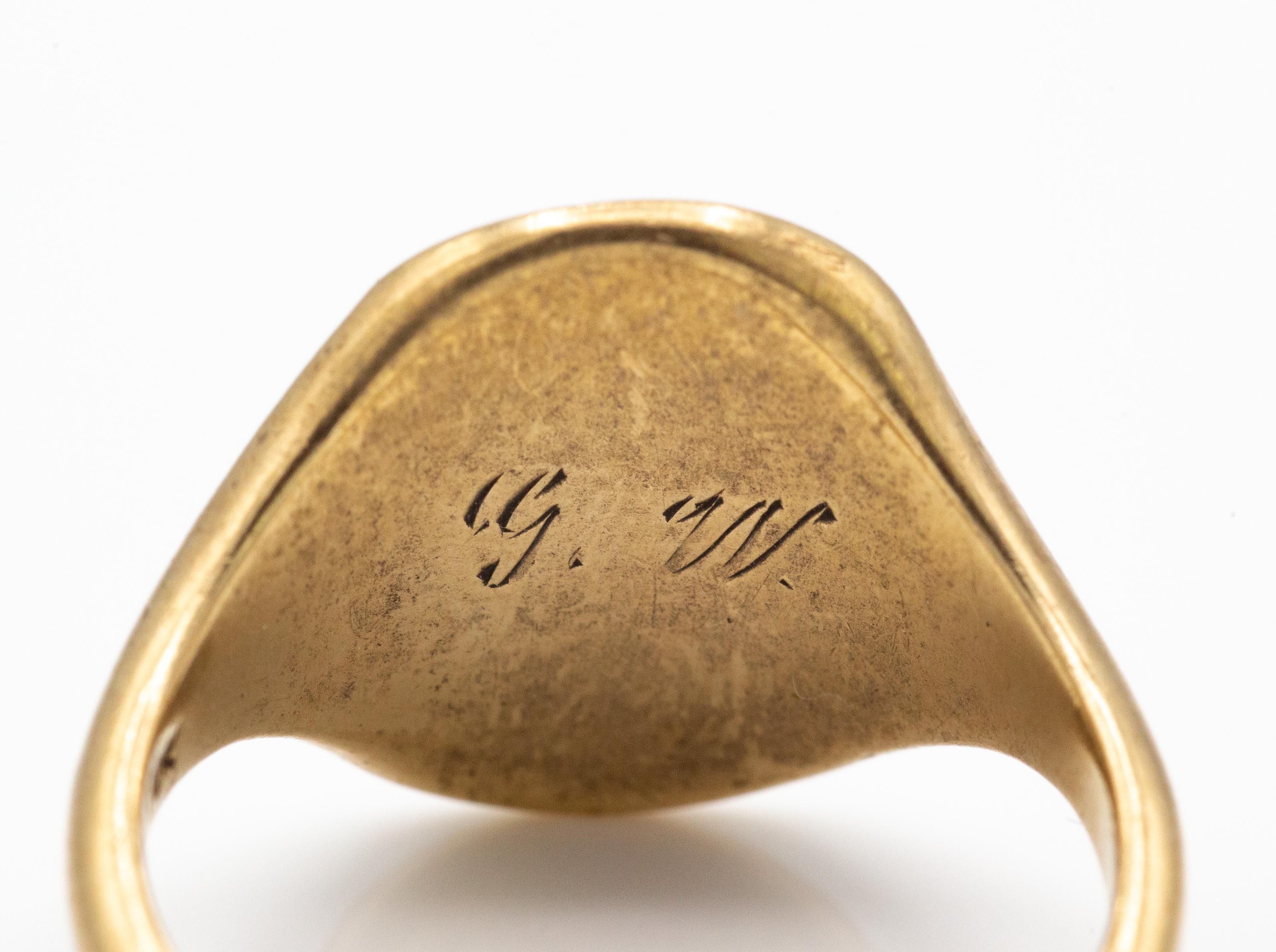 An 10ct Gold Signet Ring - Image 4 of 4