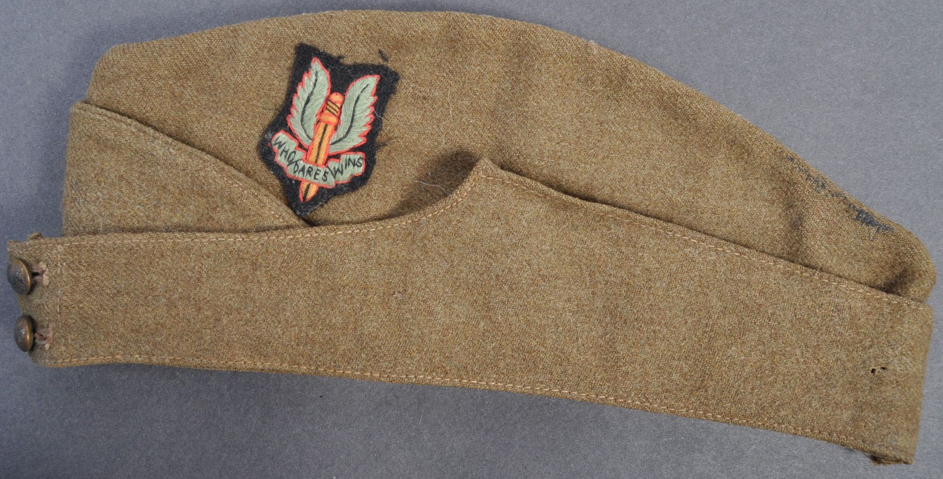 WWII SECOND WORLD WAR UNIFORM FORAGE CAP WITH SAS BADGE