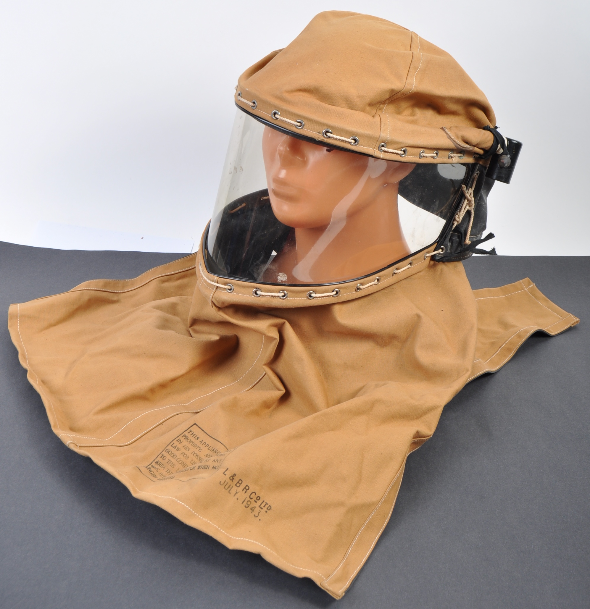 ORIGINAL WWII BRITISH HOSPITAL PATIENT RESPIRATOR / GAS MASK