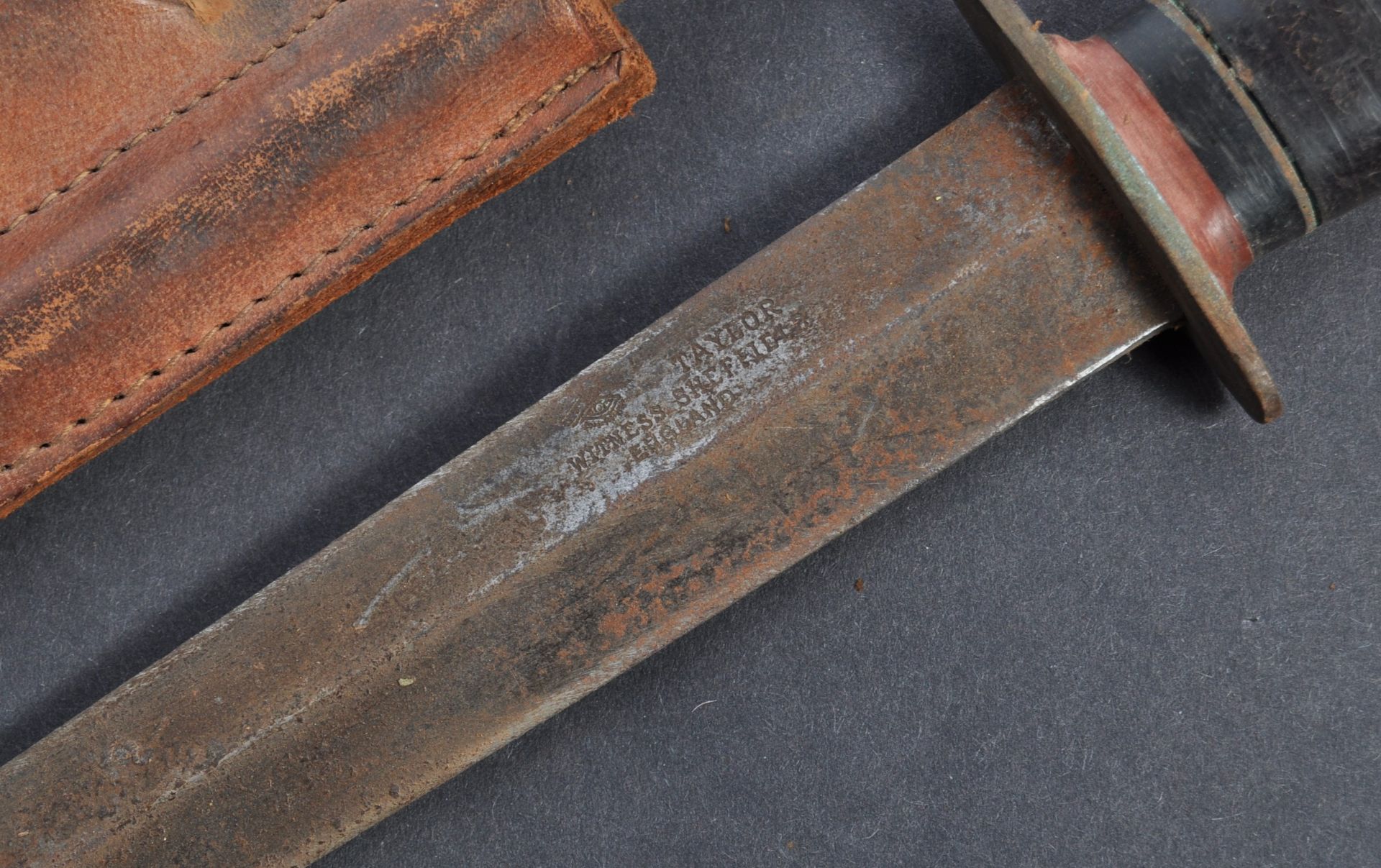 WWII SECOND WORLD WAR COMBAT KNIFE BY TAYLOR OF SHEFFIELD - Image 2 of 5