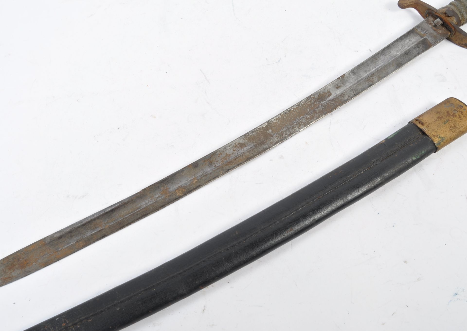 ANTIQUE 19TH CENTURY VICTORIAN CAVALRY SWORD / SABRE - Image 4 of 6