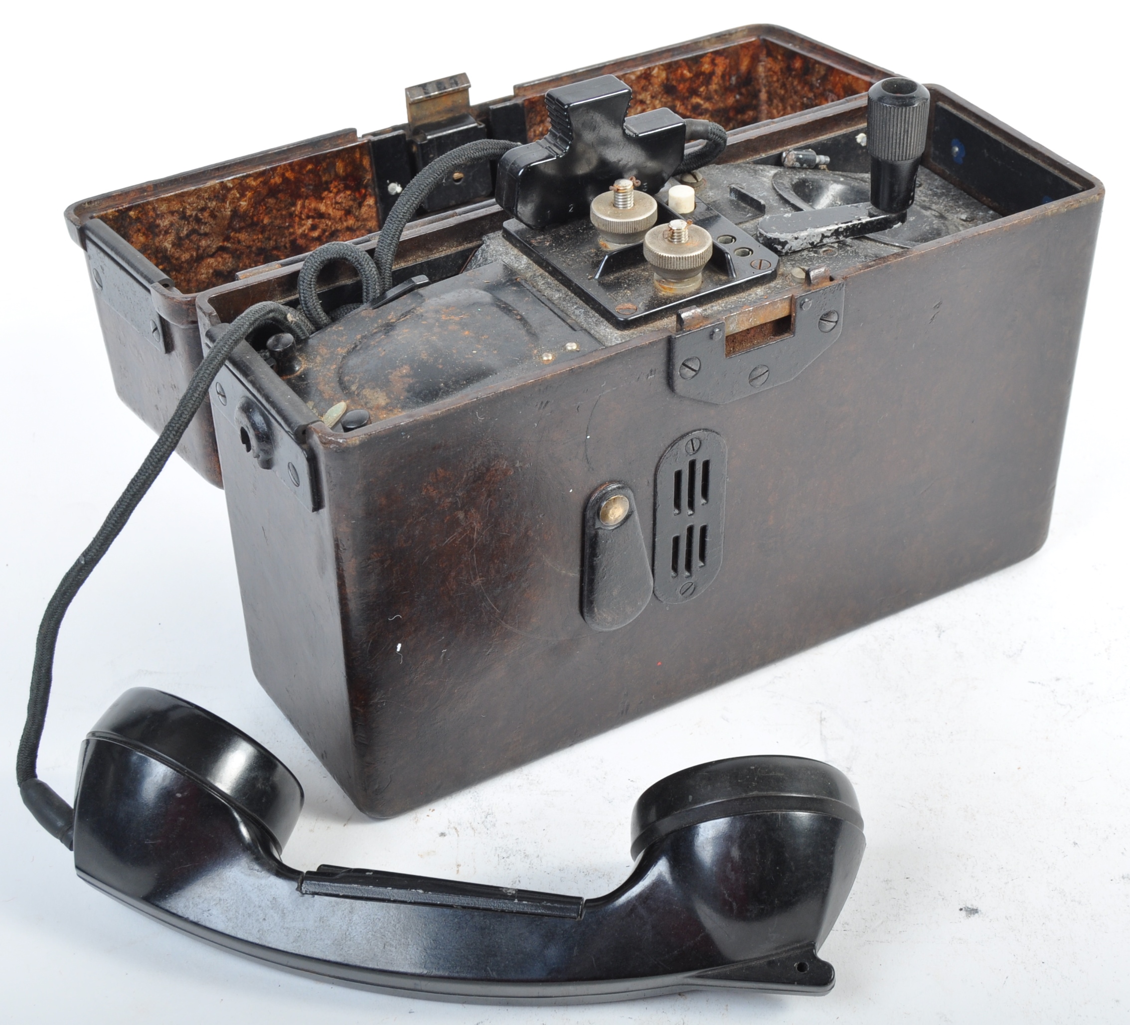 ORIGINAL WWII GERMAN NAZI ARMY FIELD TELEPHONE - Image 2 of 7