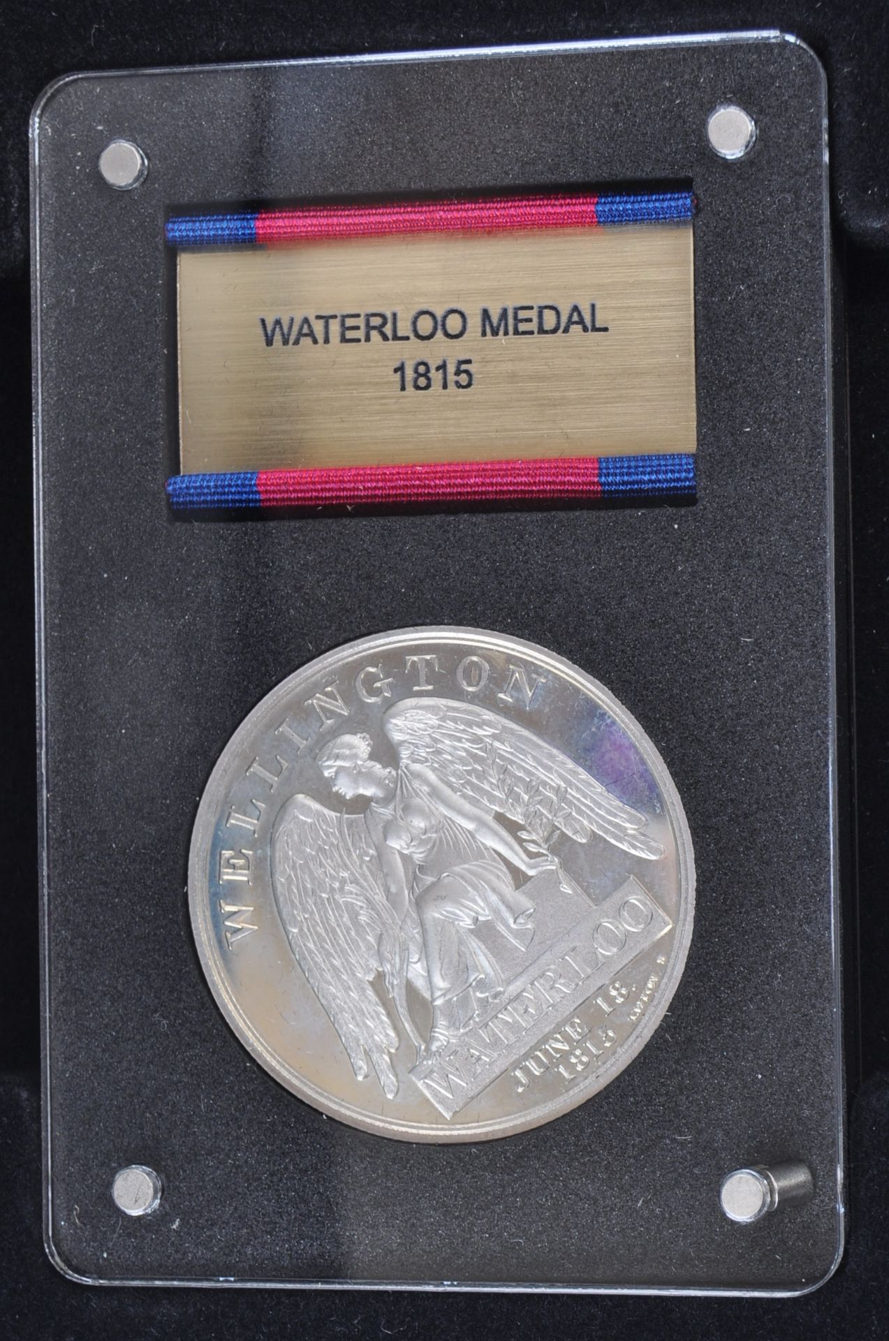 COMMEMORATIVE WATERLOO CAMPAIGN SILVER MEDAL IN BOX - Image 2 of 3