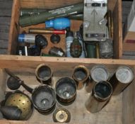LARGE COLLECTION OF ASSORTED MILITARIA ITEMS