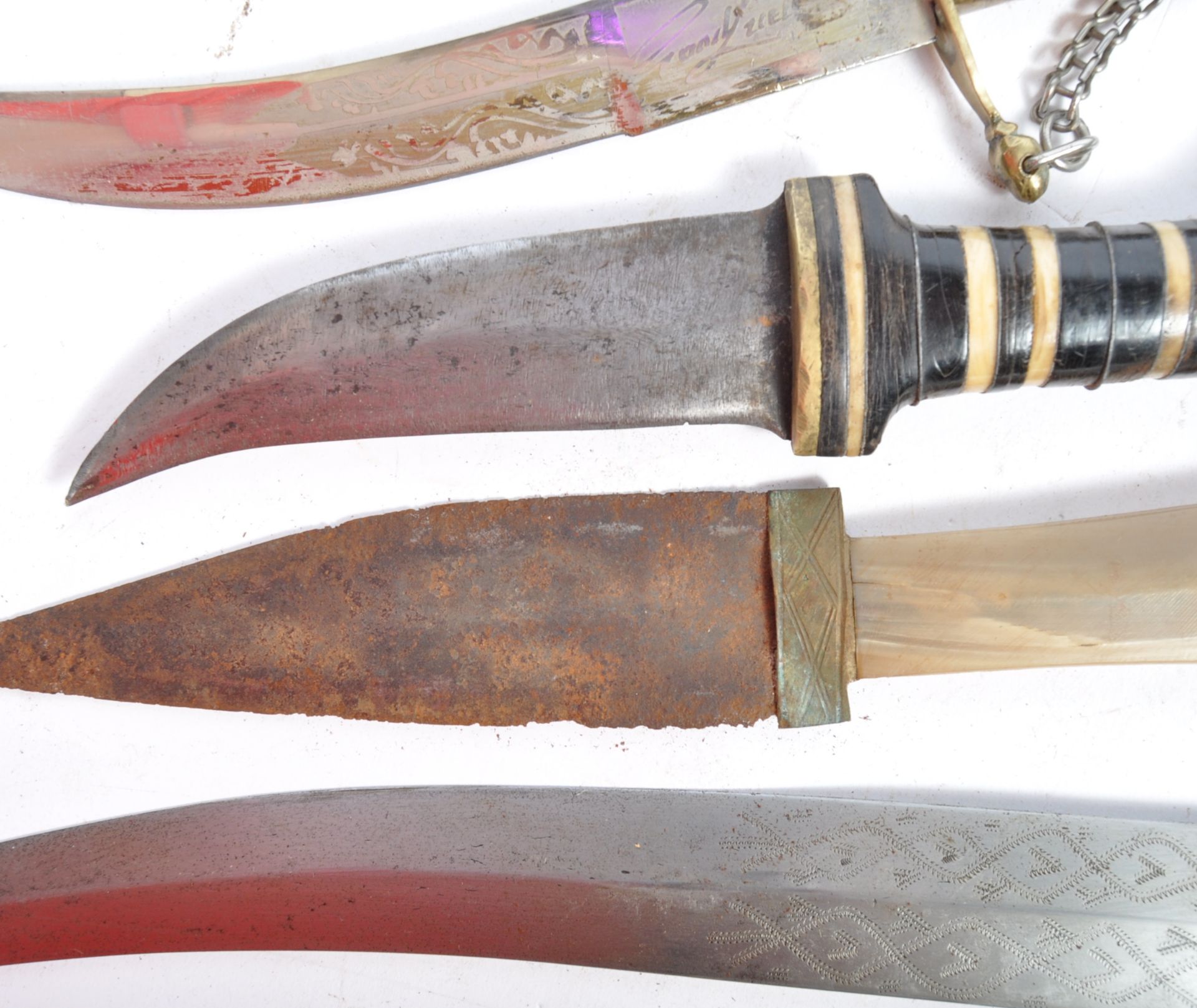 COLLECTION OF 20TH CENTURY KNIVES & DAGGERS - Image 6 of 8