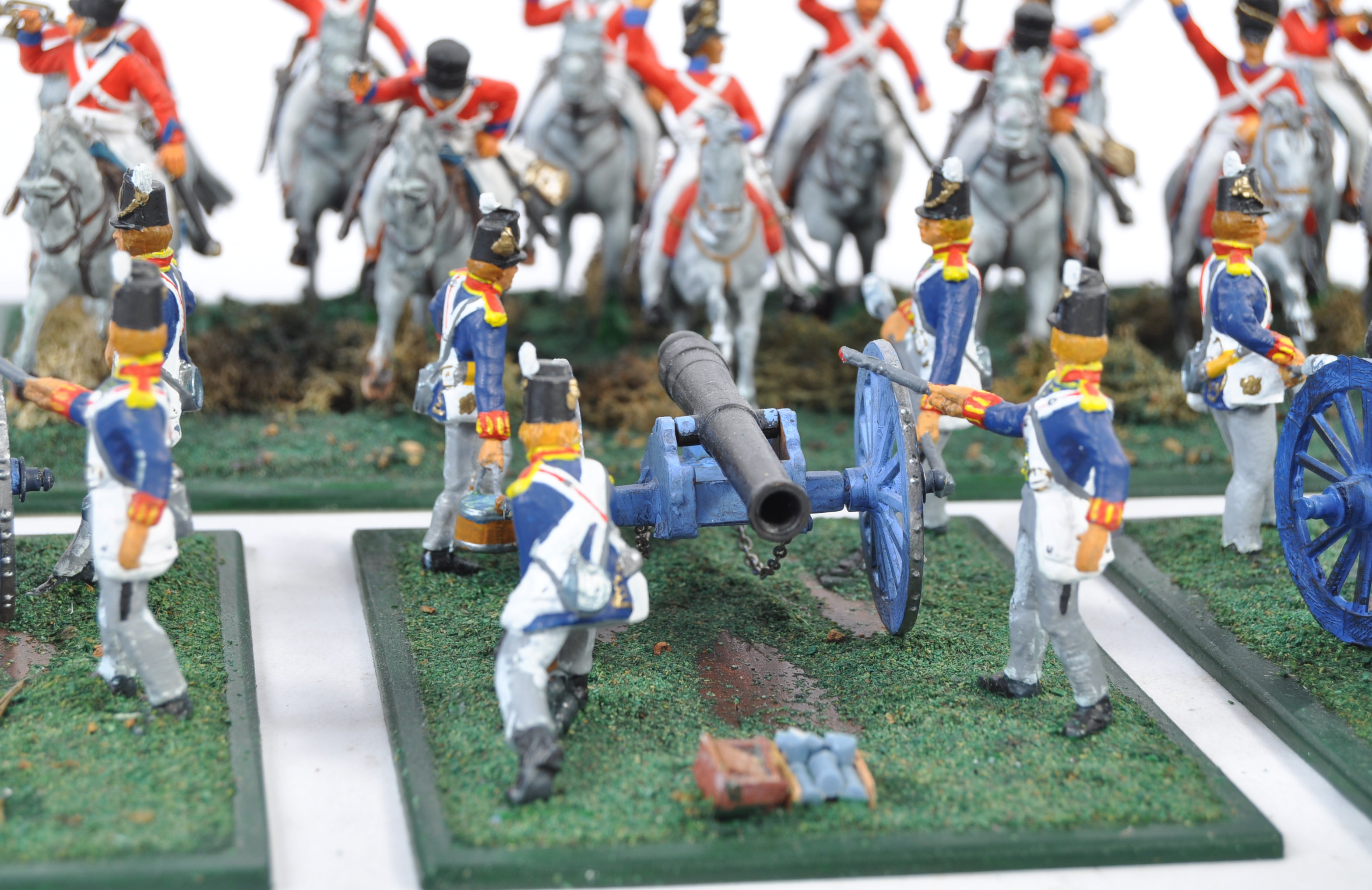 COLLECTION OF 1/32 SCALE PLASTIC NAPOLEONIC SOLDIER FIGURES - Image 2 of 5