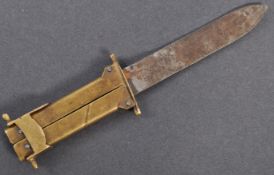 UNUSUAL WWII SECOND WORLD WAR PERIOD FOLDING KNIFE