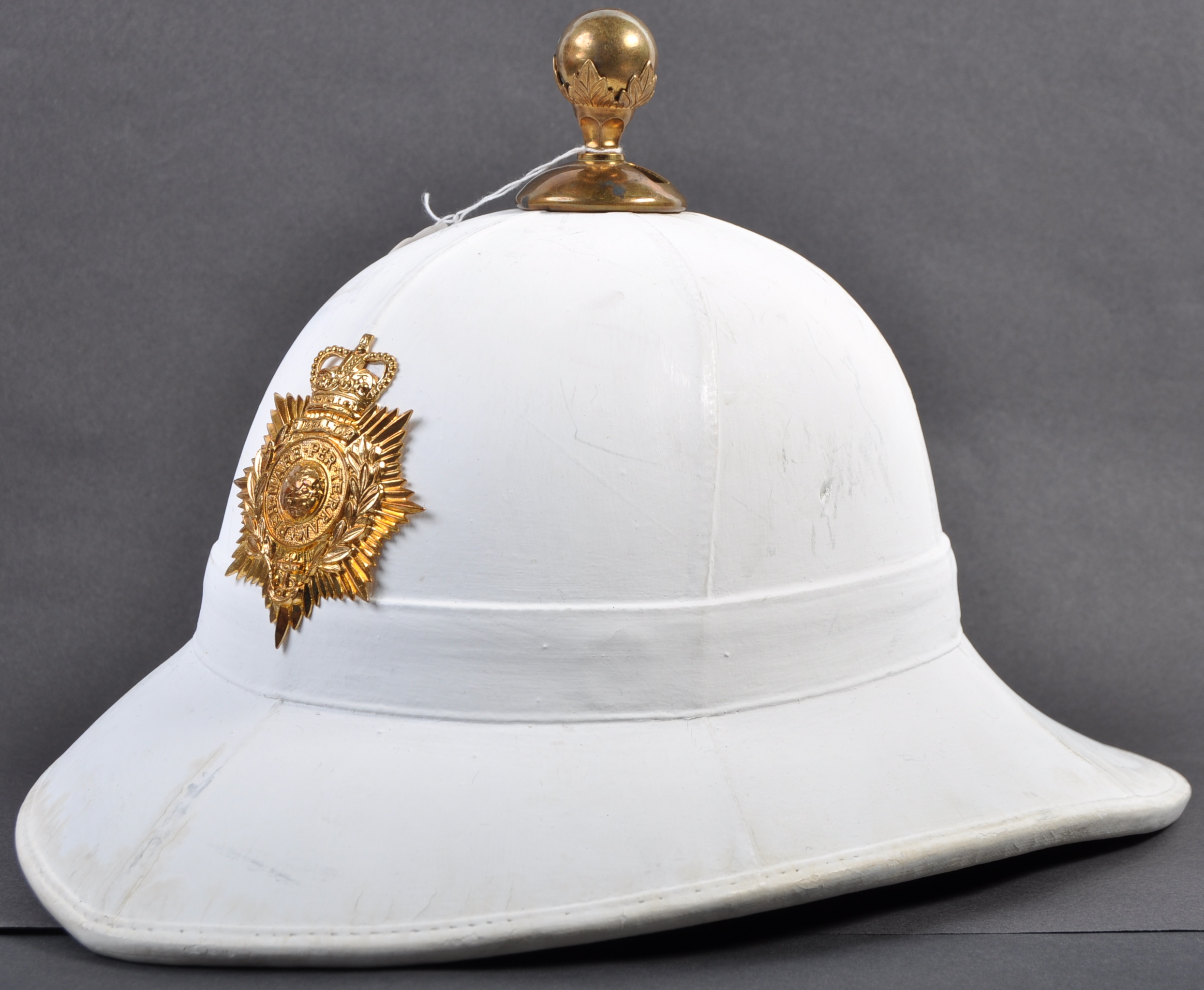 ORIGINAL ROYAL MARINES 20TH CENTURY UNIFORM HELMET