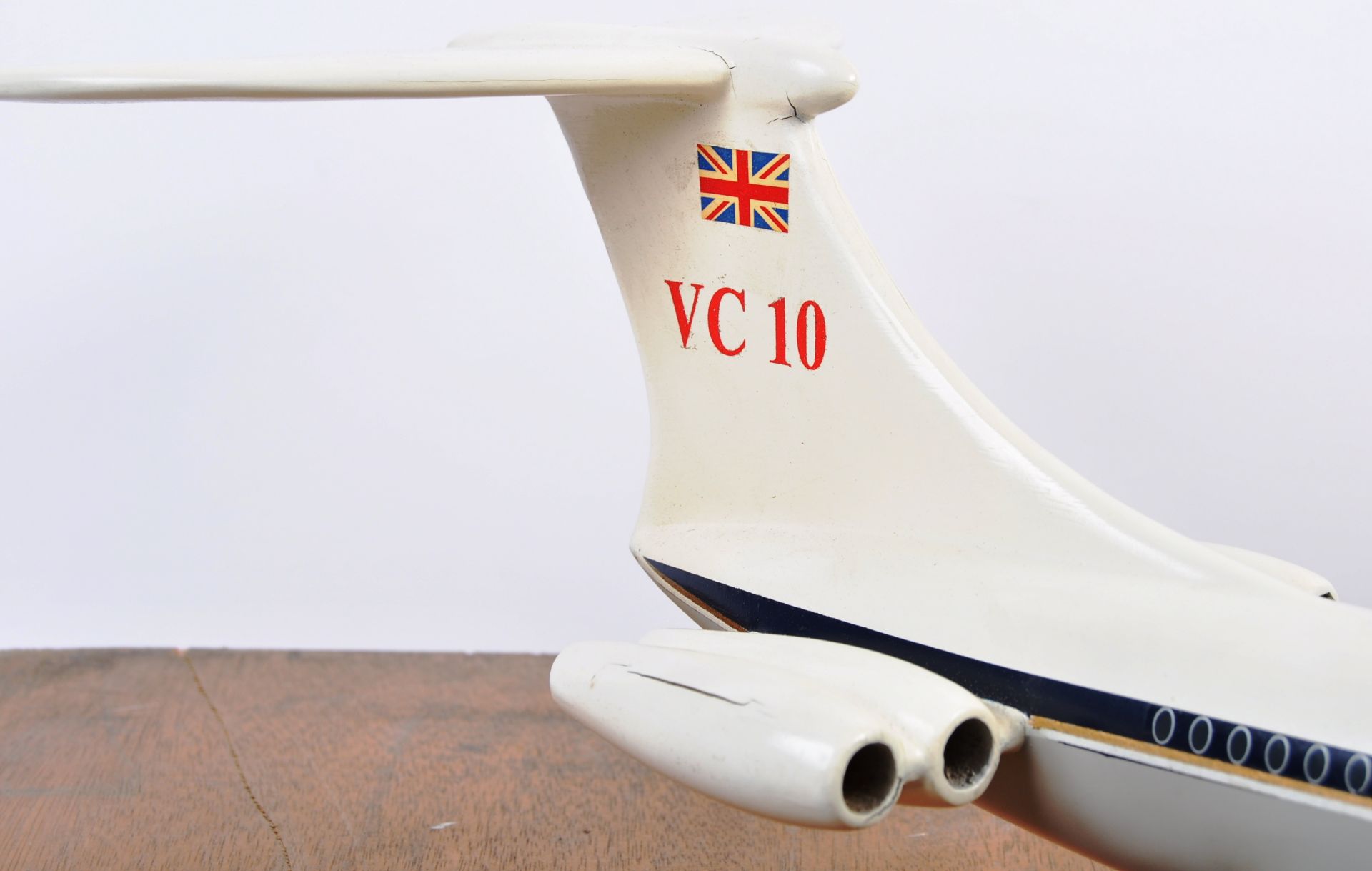 BRITISH UNITED AIRLINES VICKERS VC10 MODEL AIRCRAFT - Image 3 of 10