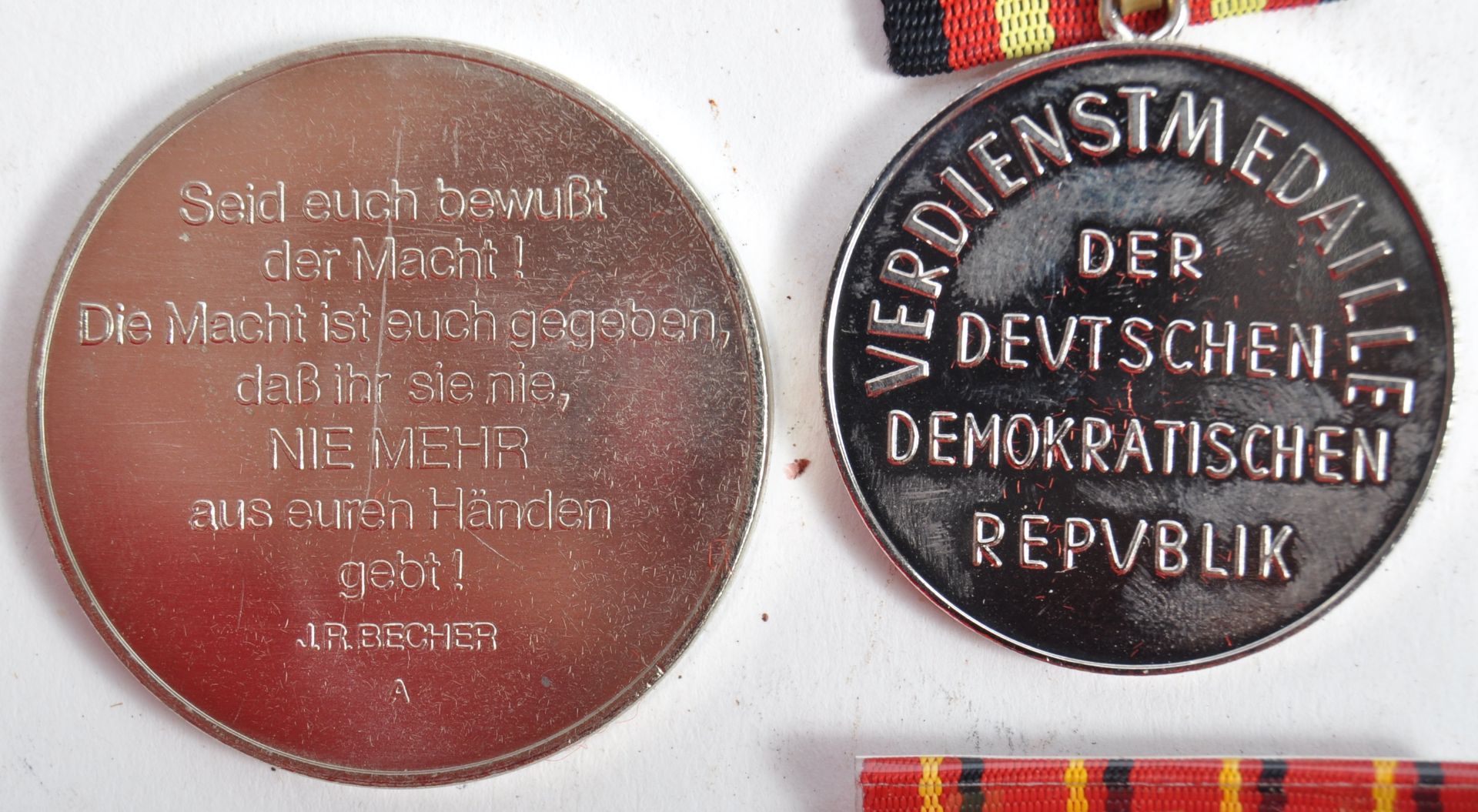 COLLECTION OF ASSORTED RUSSIAN / SOVIET CASED MEDALS / AWARDS - Image 6 of 6