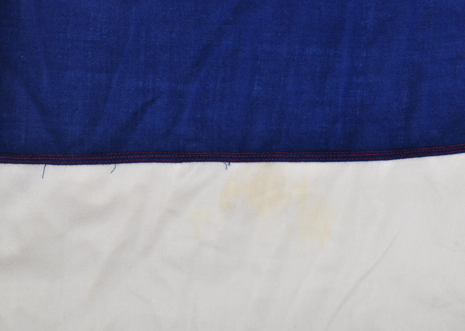 LARGE 20TH CENTURY FRENCH LINEN FLAG - Image 3 of 4