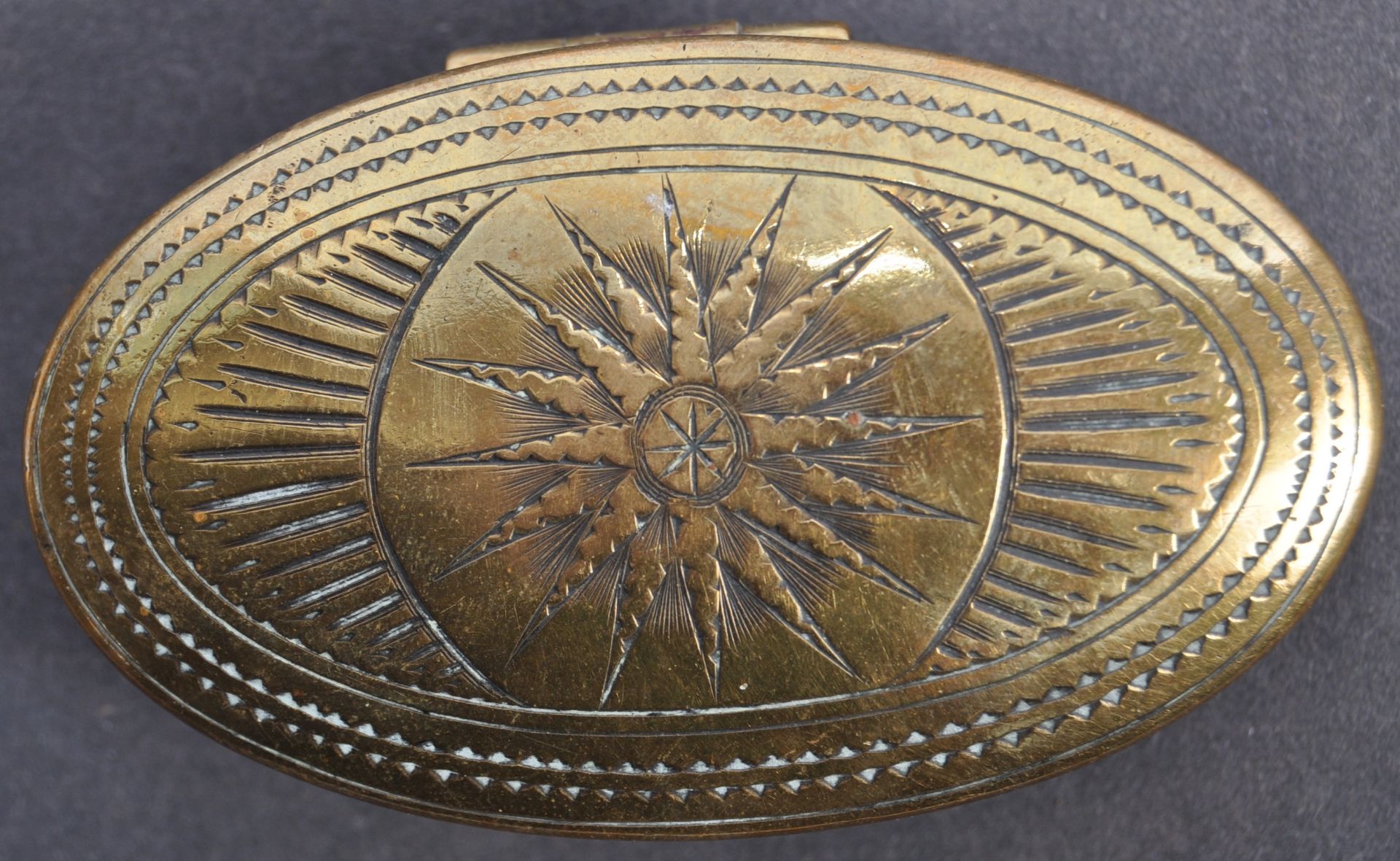 EARLY 20TH CENTURY BRASS TOBACCO TIN OF LOCAL INTEREST - Image 3 of 3