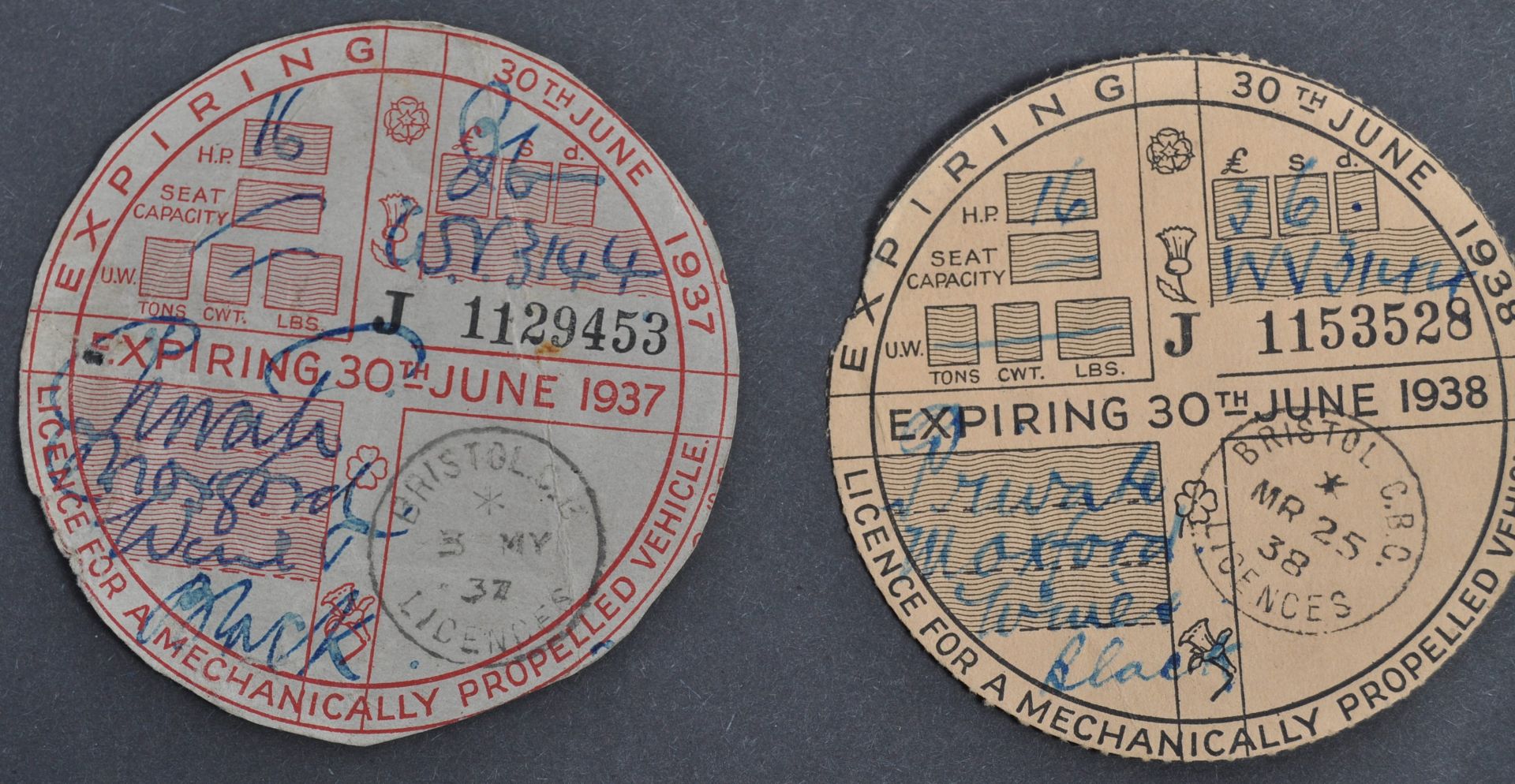 COLLECTION OF 1930S & 1940S TAX DISCS TO A MORRIS OXFORD - Image 3 of 5