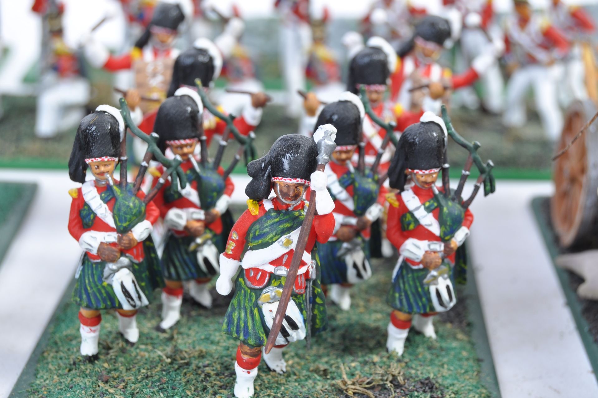 COLLECTION OF 1/32 SCALE PLASTIC NAPOLEONIC SOLDIER FIGURES - Image 4 of 6