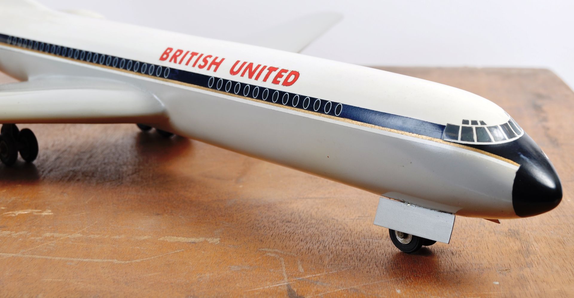 BRITISH UNITED AIRLINES VICKERS VC10 MODEL AIRCRAFT - Image 2 of 10