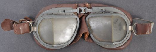 PAIR OF ORIGINAL SECOND WORLD WAR BRITISH RAF FLYING GOGGLES