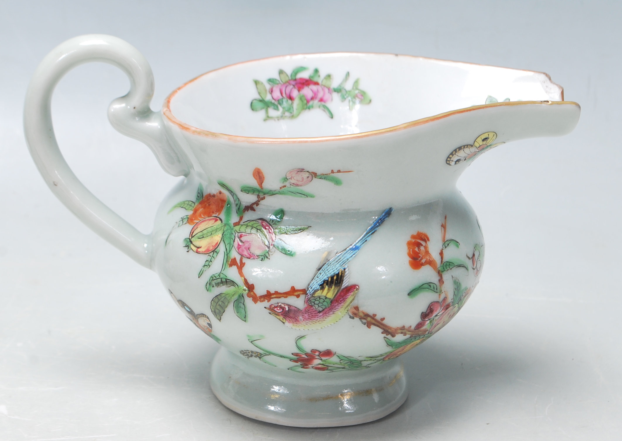 GROUP OF CHINESE AND JAPANESE CERAMIC PORCELAIN CE - Image 7 of 12